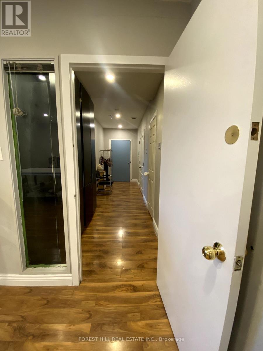 202 - 16 Northwestern Avenue, Toronto, Ontario  M6M 5E5 - Photo 14 - W12385307