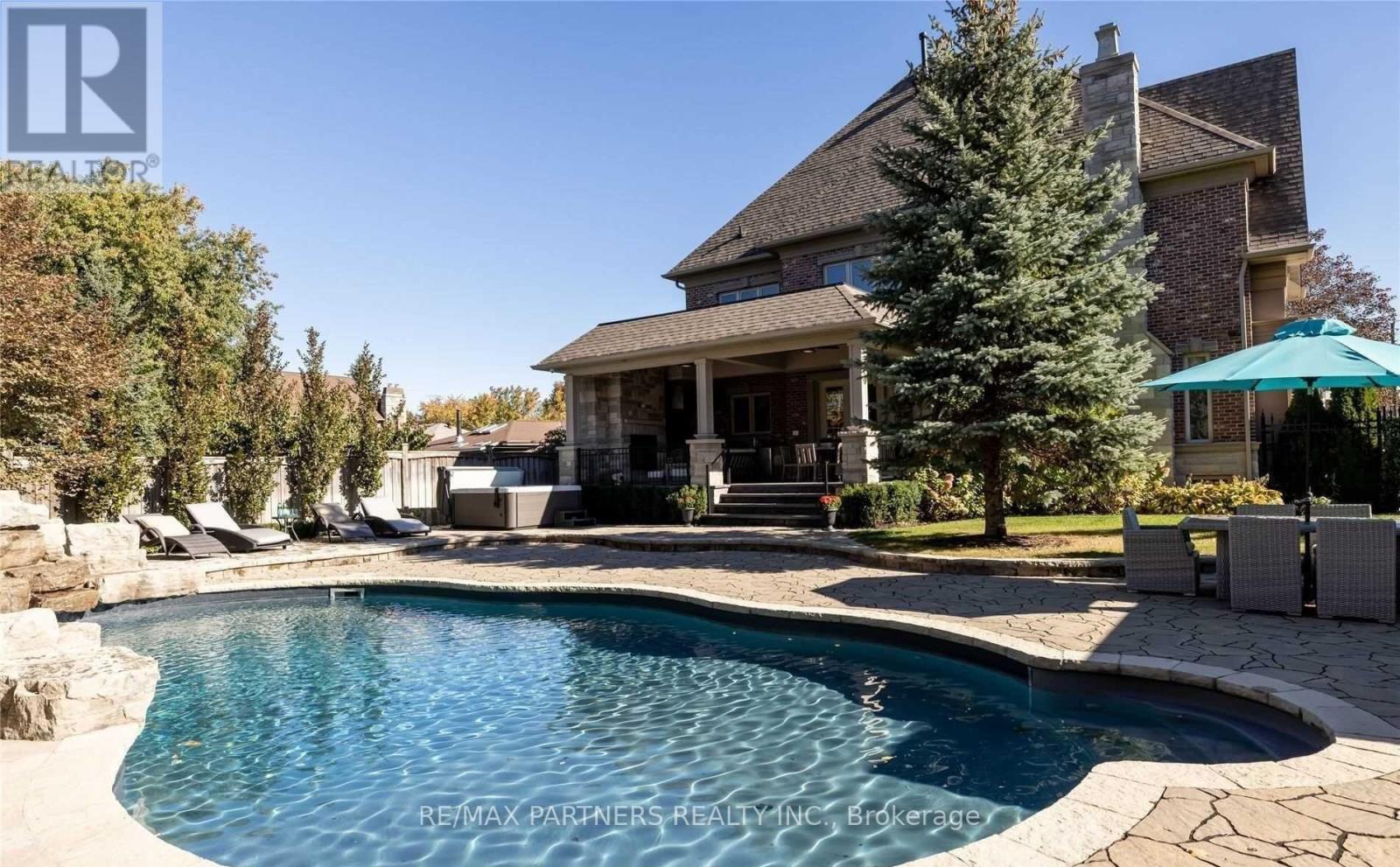 68 Maple Grove Avenue, Richmond Hill (Oak Ridges), Ontario  L4E 2X2 - Photo 47 - N12394984