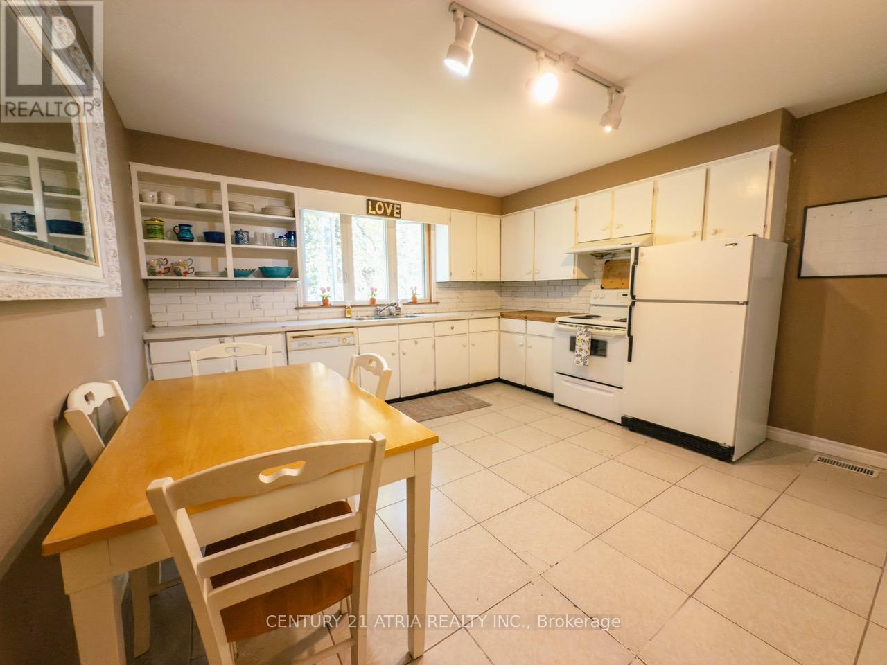 203 Church Street, Markham (Markham Village), Ontario  L3P 2M6 - Photo 6 - N12395037