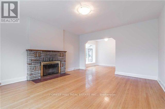 90 Arnold Avenue, Vaughan (Crestwood-Springfarm-Yorkhill), Ontario  L4J 1B5 - Photo 3 - N12395078