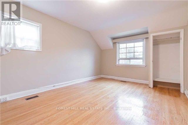90 Arnold Avenue, Vaughan (Crestwood-Springfarm-Yorkhill), Ontario  L4J 1B5 - Photo 9 - N12395078