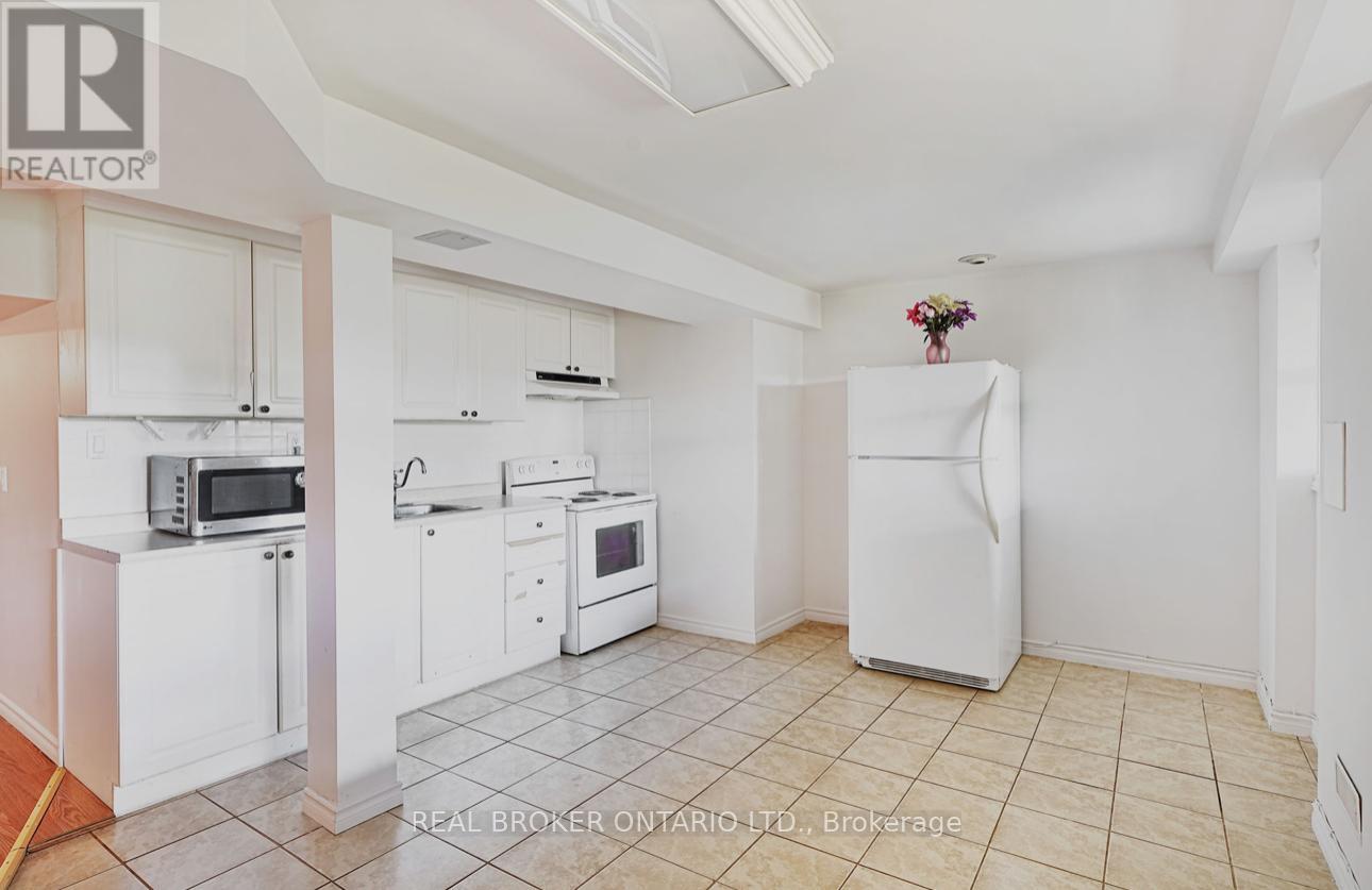39 Woodroof Crescent, Aurora, Ontario  L4G 7H6 - Photo 35 - N12395087