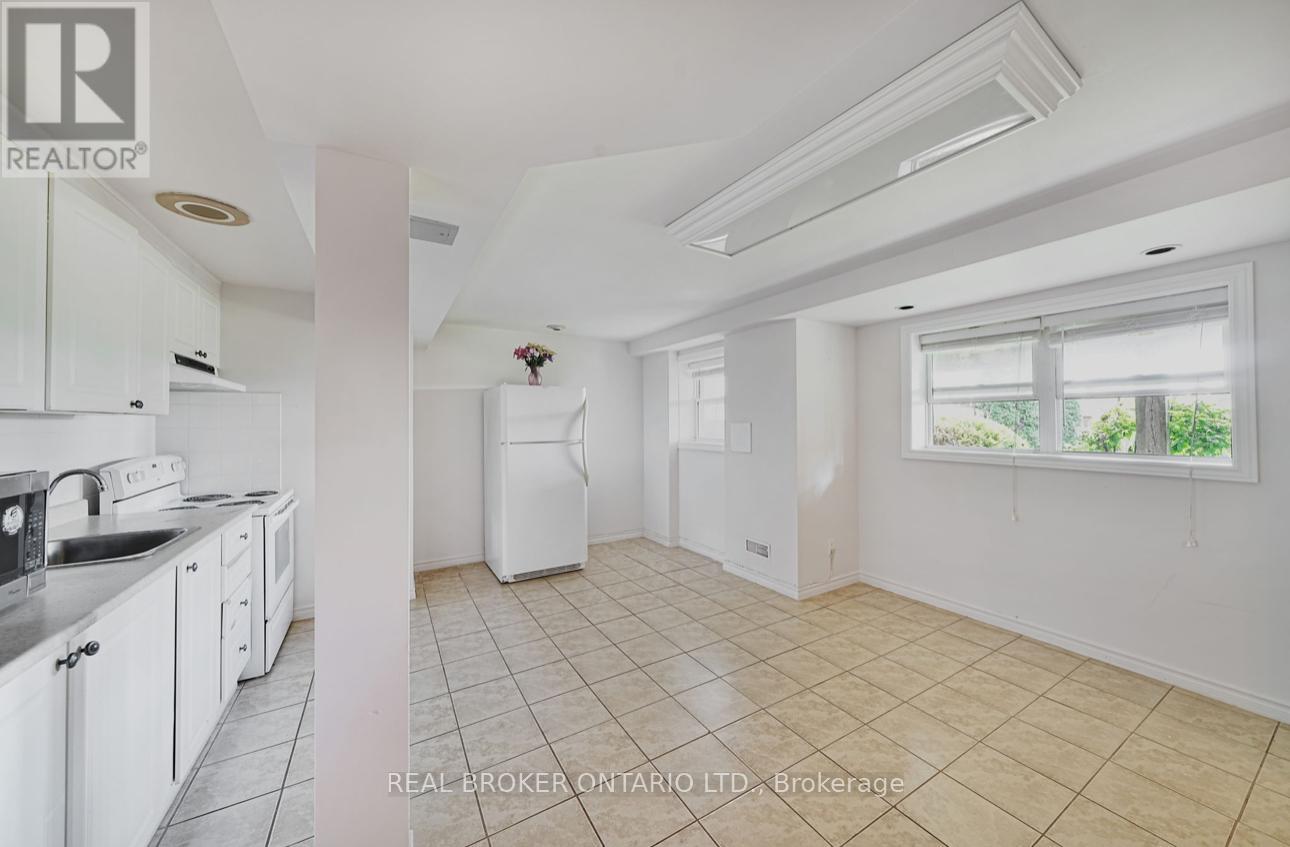 39 Woodroof Crescent, Aurora, Ontario  L4G 7H6 - Photo 36 - N12395087