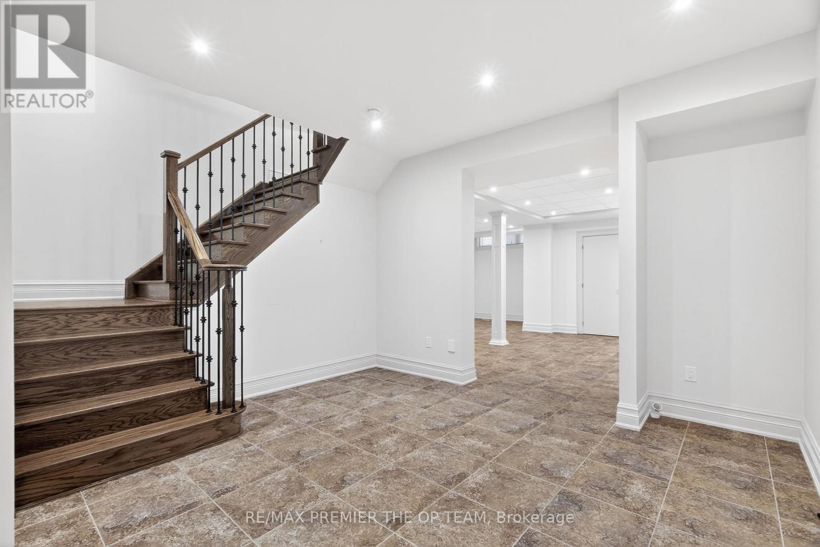 24 Grand Vellore Crescent, Vaughan, Ontario  L4H 0N8 - Photo 27 - N12395130
