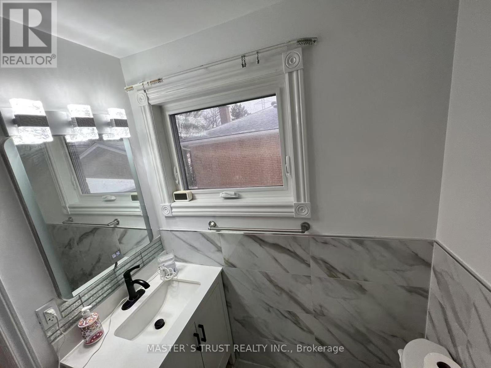 31 Wyvern Road, Toronto, Ontario  M2K 2K3 - Photo 21 - C12369424