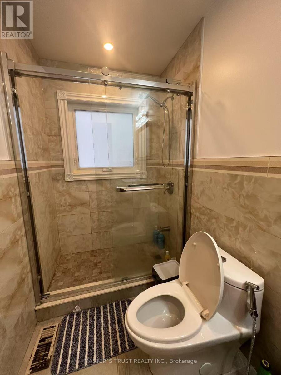 31 Wyvern Road, Toronto, Ontario  M2K 2K3 - Photo 22 - C12369424