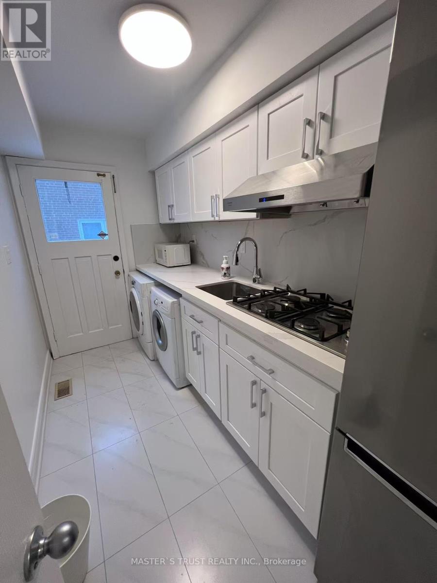 31 Wyvern Road, Toronto, Ontario  M2K 2K3 - Photo 30 - C12369424