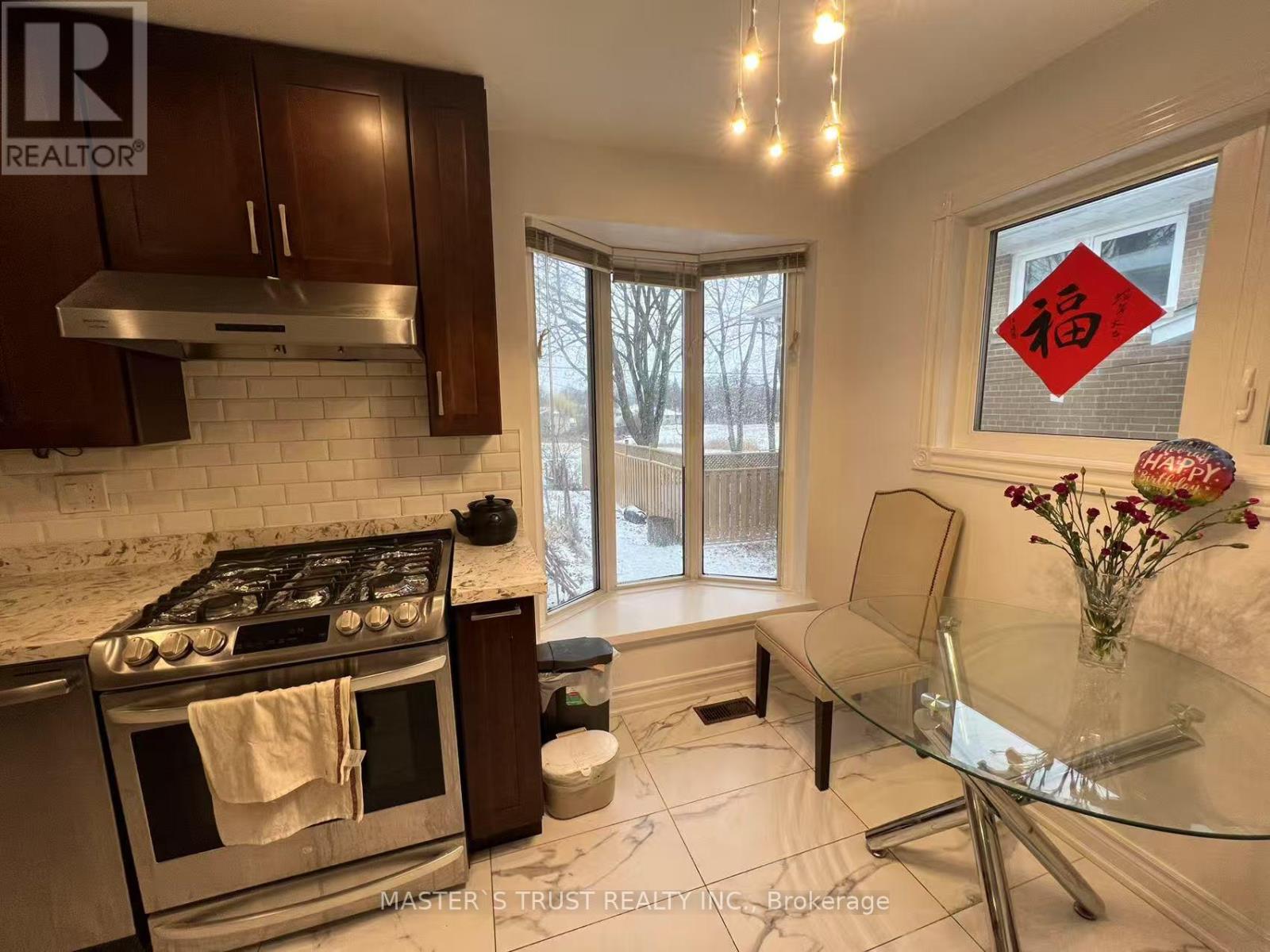 31 Wyvern Road, Toronto, Ontario  M2K 2K3 - Photo 6 - C12369424