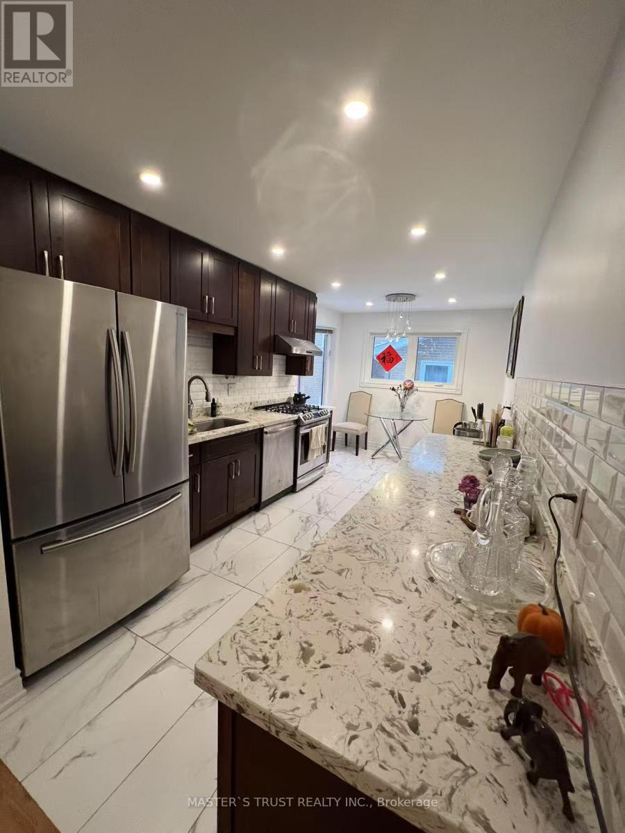 31 Wyvern Road, Toronto, Ontario  M2K 2K3 - Photo 5 - C12369424