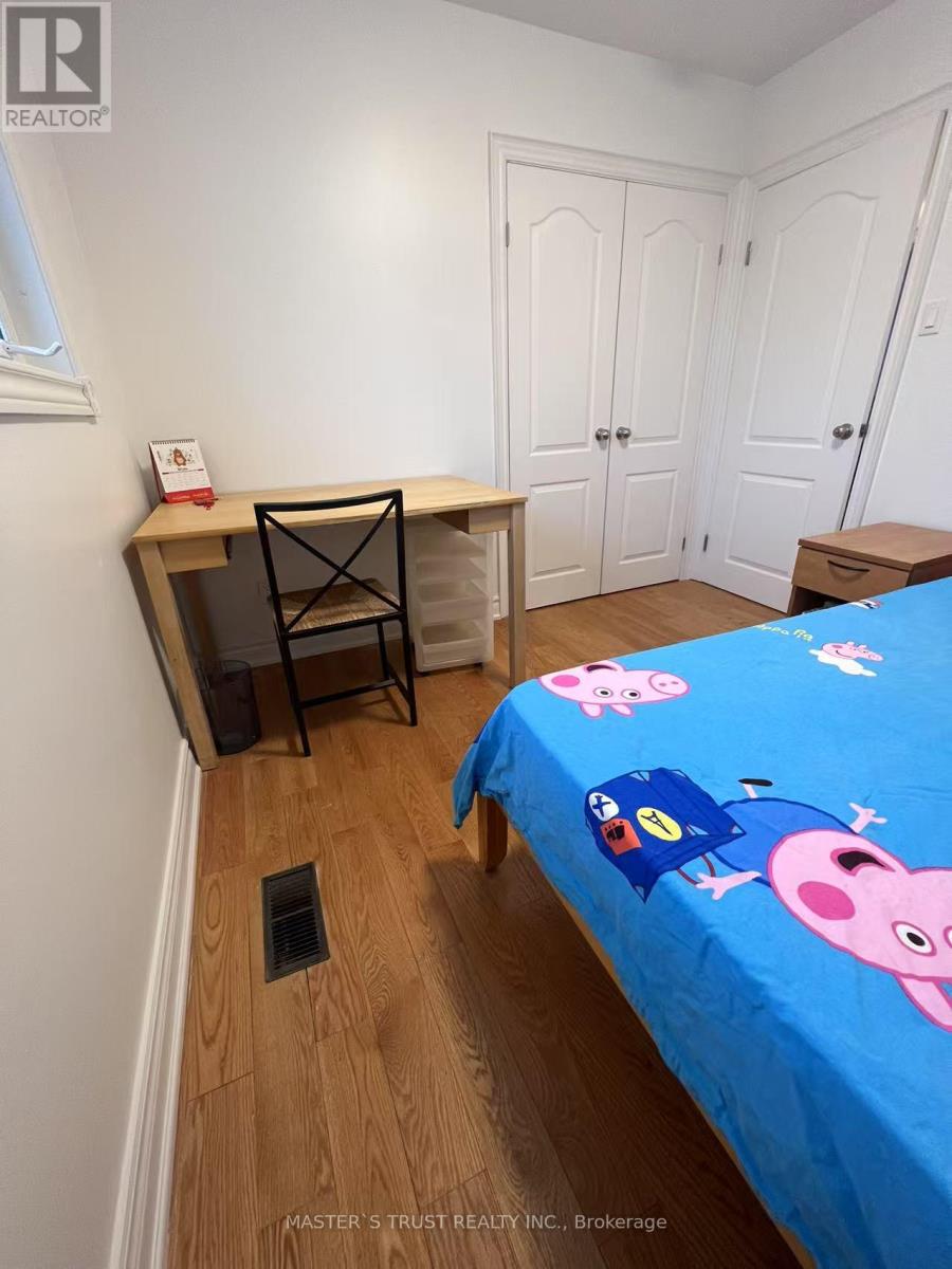 31 Wyvern Road, Toronto, Ontario  M2K 2K3 - Photo 33 - C12369424