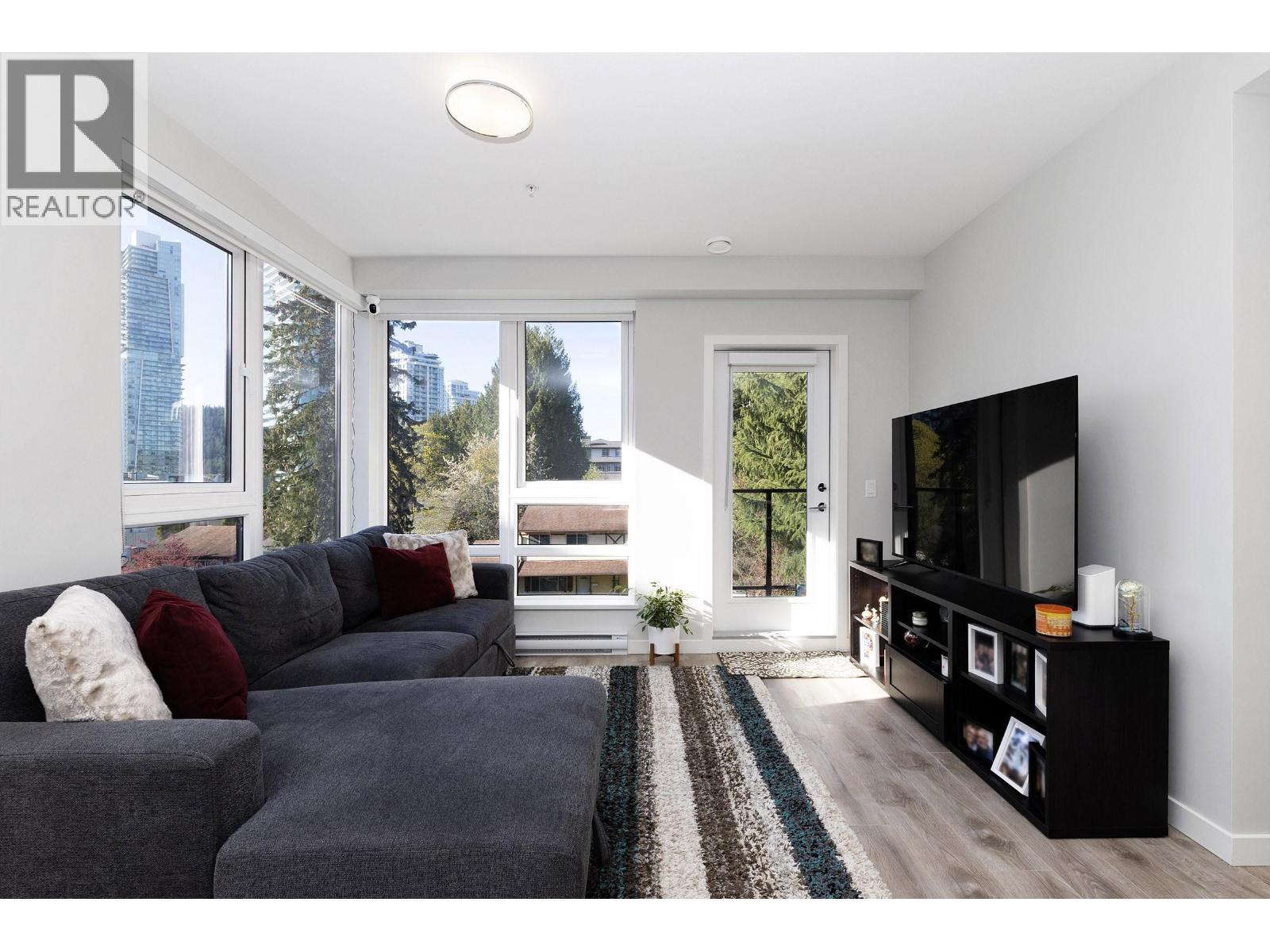 404 615 Cottonwood Avenue, Coquitlam, British Columbia  V3J 2S5 - Photo 3 - R3046237