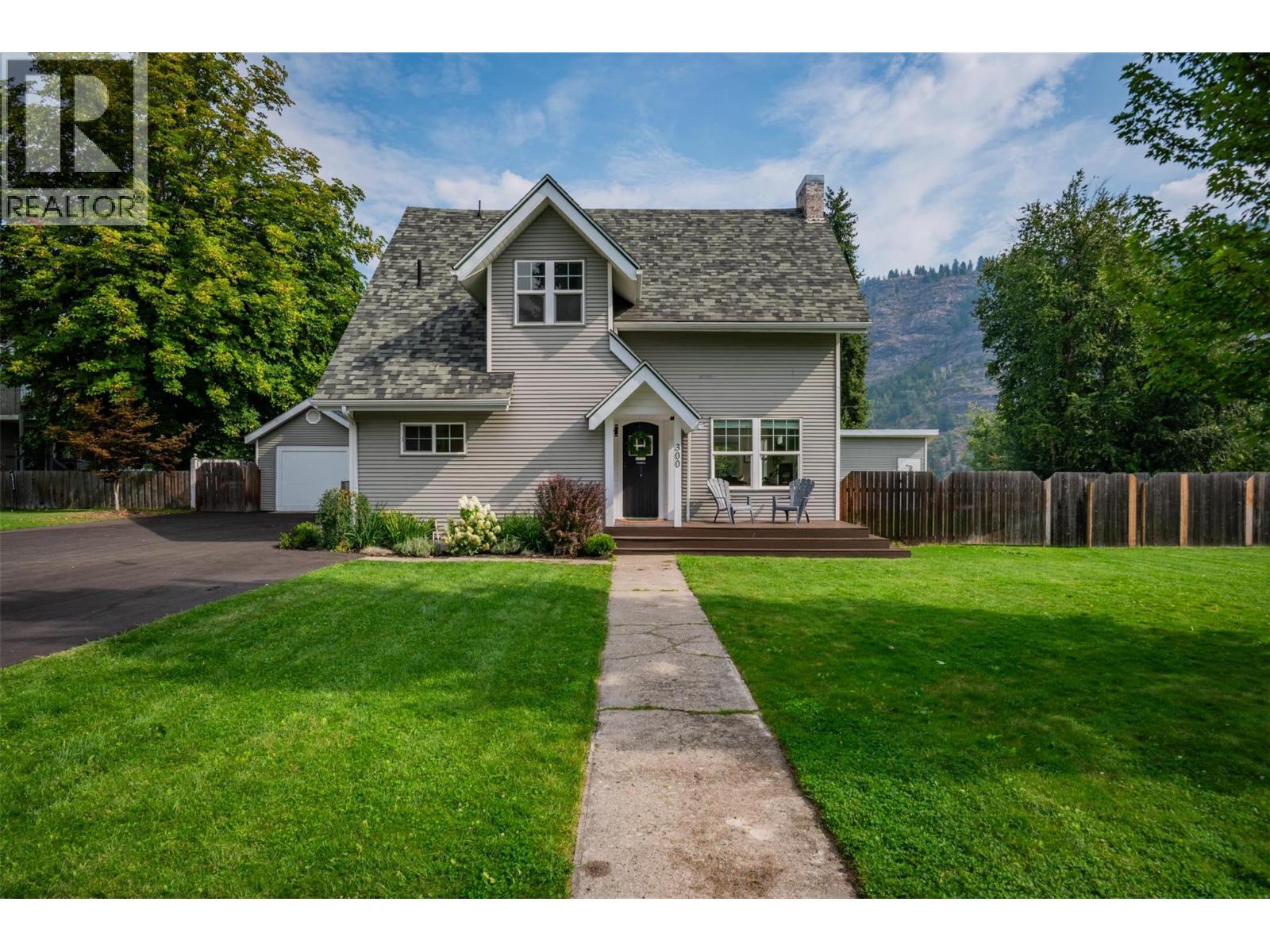 300 Kootenay Avenue, Trail, British Columbia  V1R 1H5 - Photo 1 - 10362483