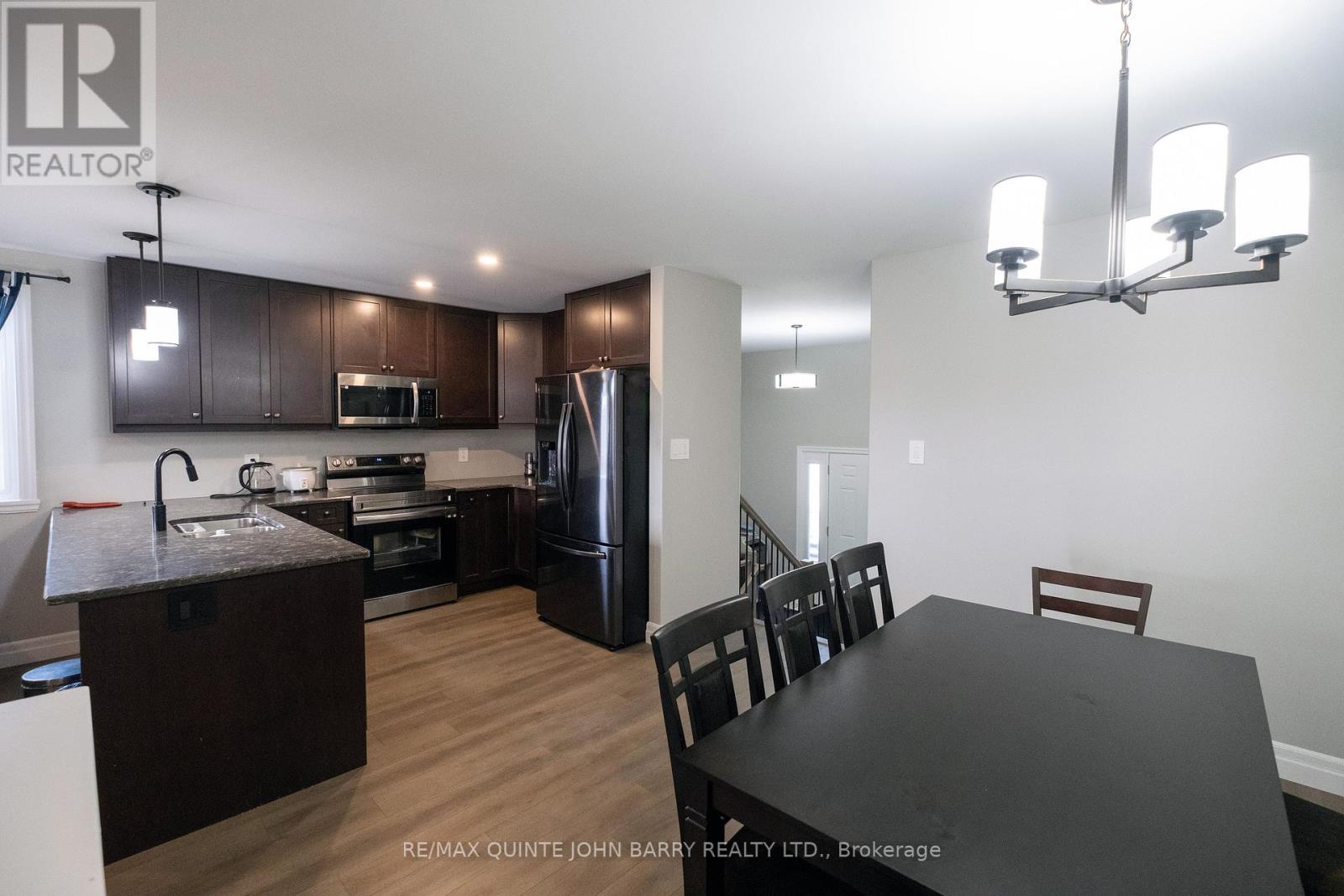 43 Cedar Park Crescent, Quinte West, Ontario  K8V 0J1 - Photo 10 - X12395150