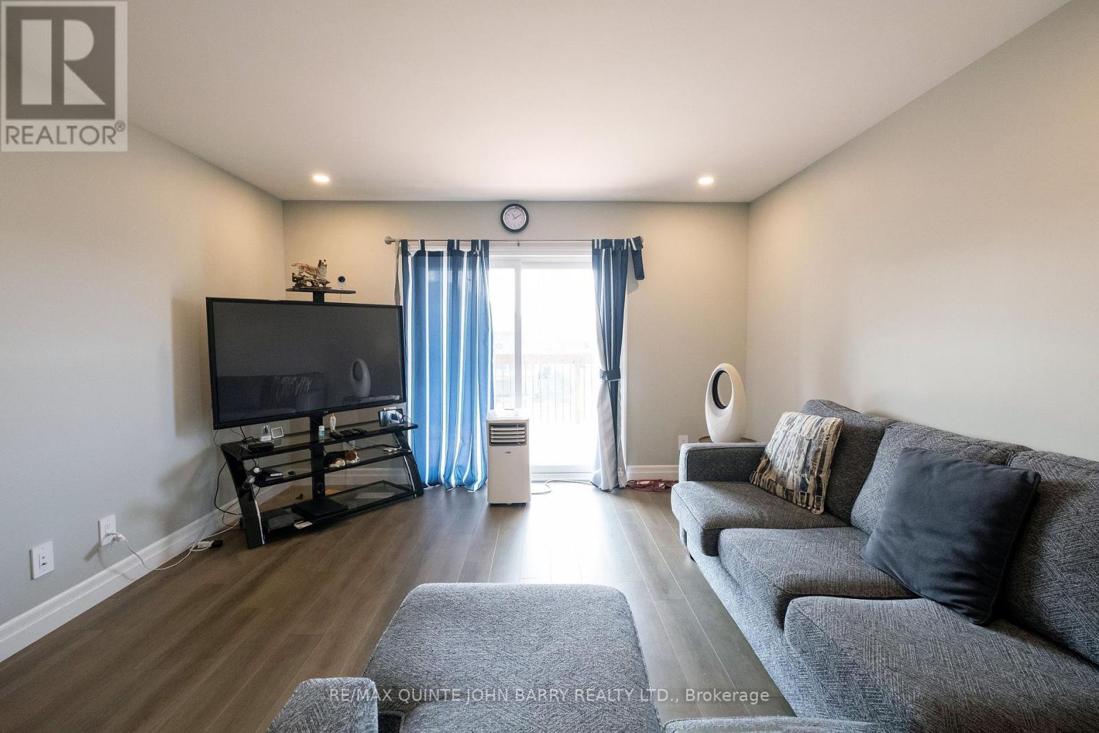 43 Cedar Park Crescent, Quinte West, Ontario  K8V 0J1 - Photo 14 - X12395150