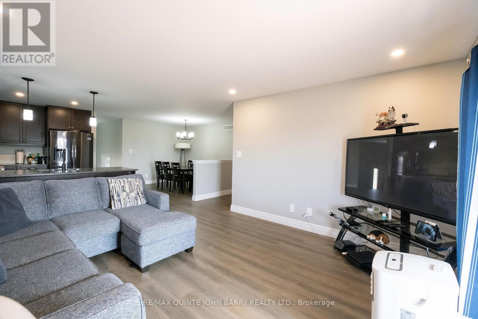 43 Cedar Park Crescent, Quinte West, Ontario  K8V 0J1 - Photo 15 - X12395150
