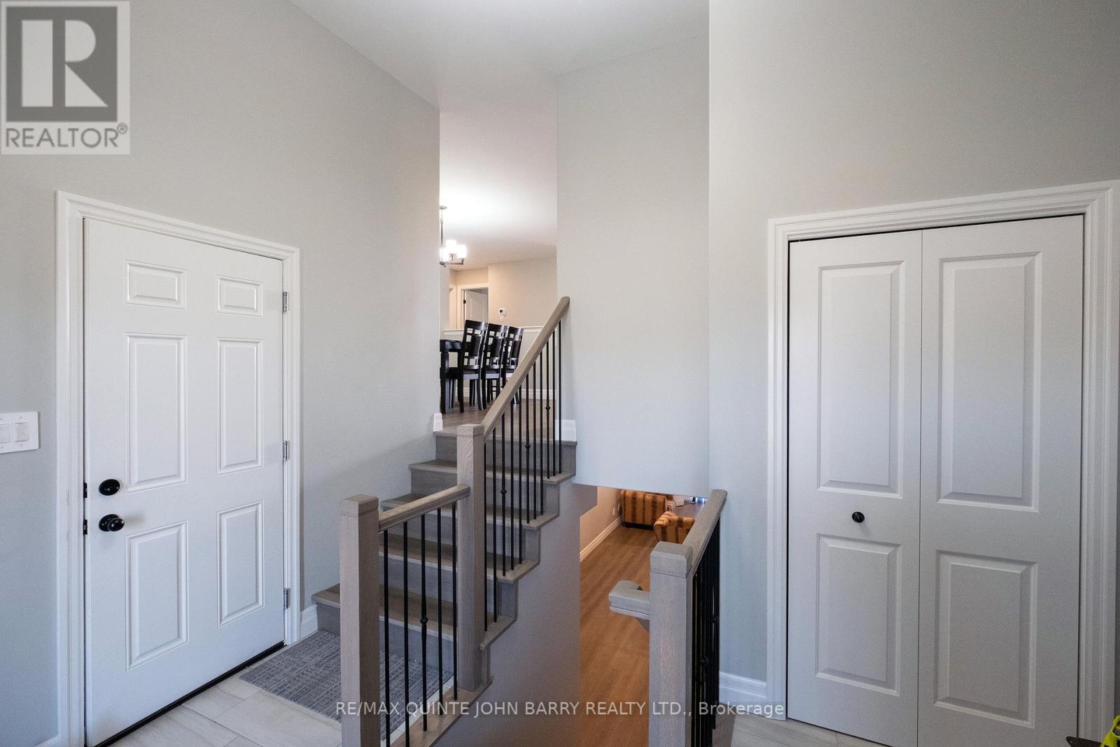 43 Cedar Park Crescent, Quinte West, Ontario  K8V 0J1 - Photo 8 - X12395150