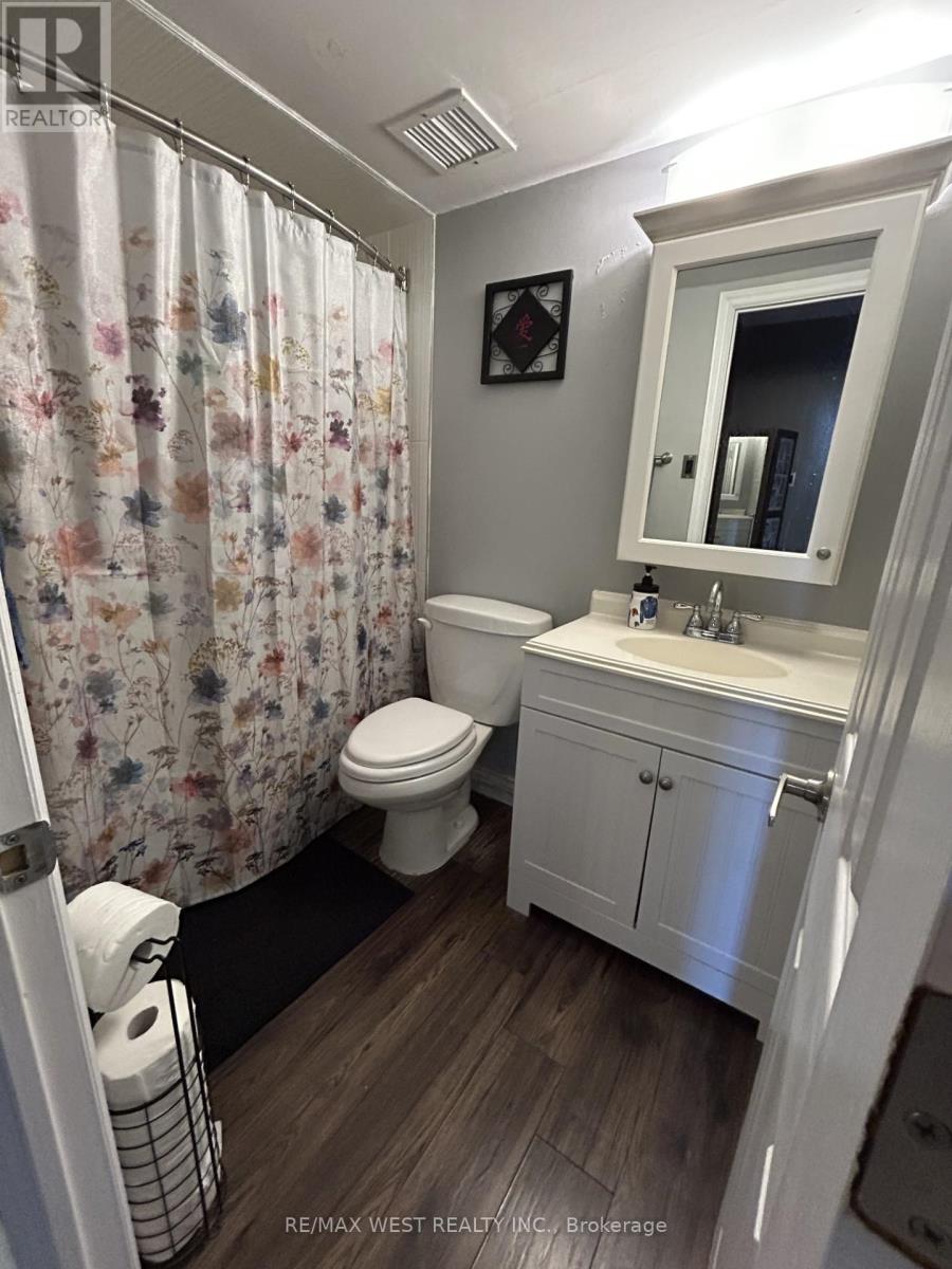 703 - 975 Warwick Court, Burlington, Ontario  L7T 3Z7 - Photo 12 - W12394980