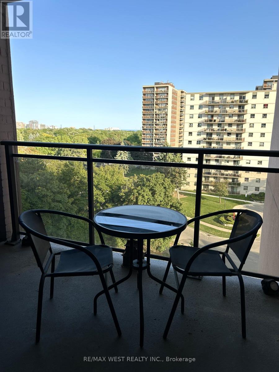 703 - 975 Warwick Court, Burlington, Ontario  L7T 3Z7 - Photo 16 - W12394980