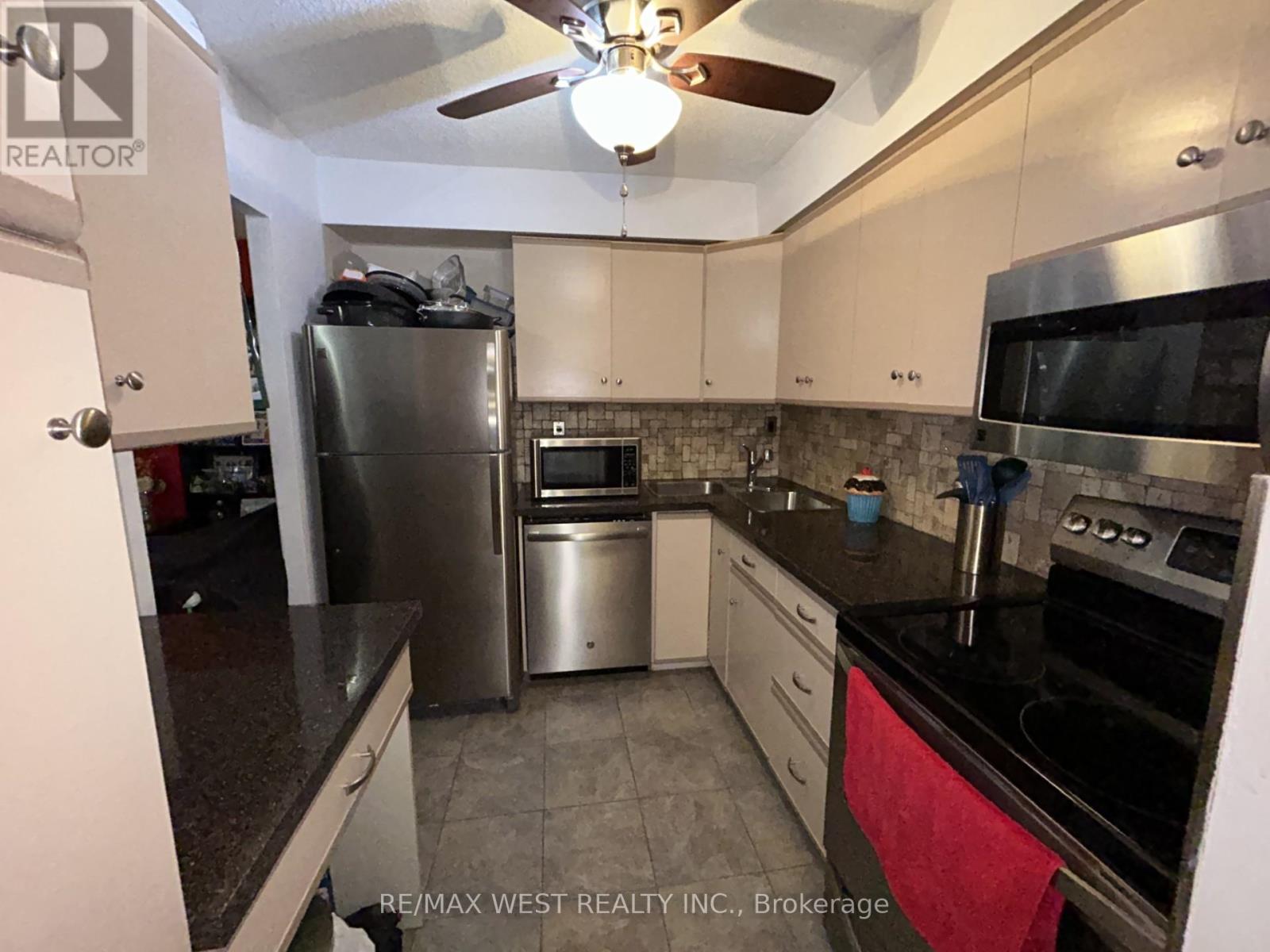 703 - 975 Warwick Court, Burlington, Ontario  L7T 3Z7 - Photo 4 - W12394980