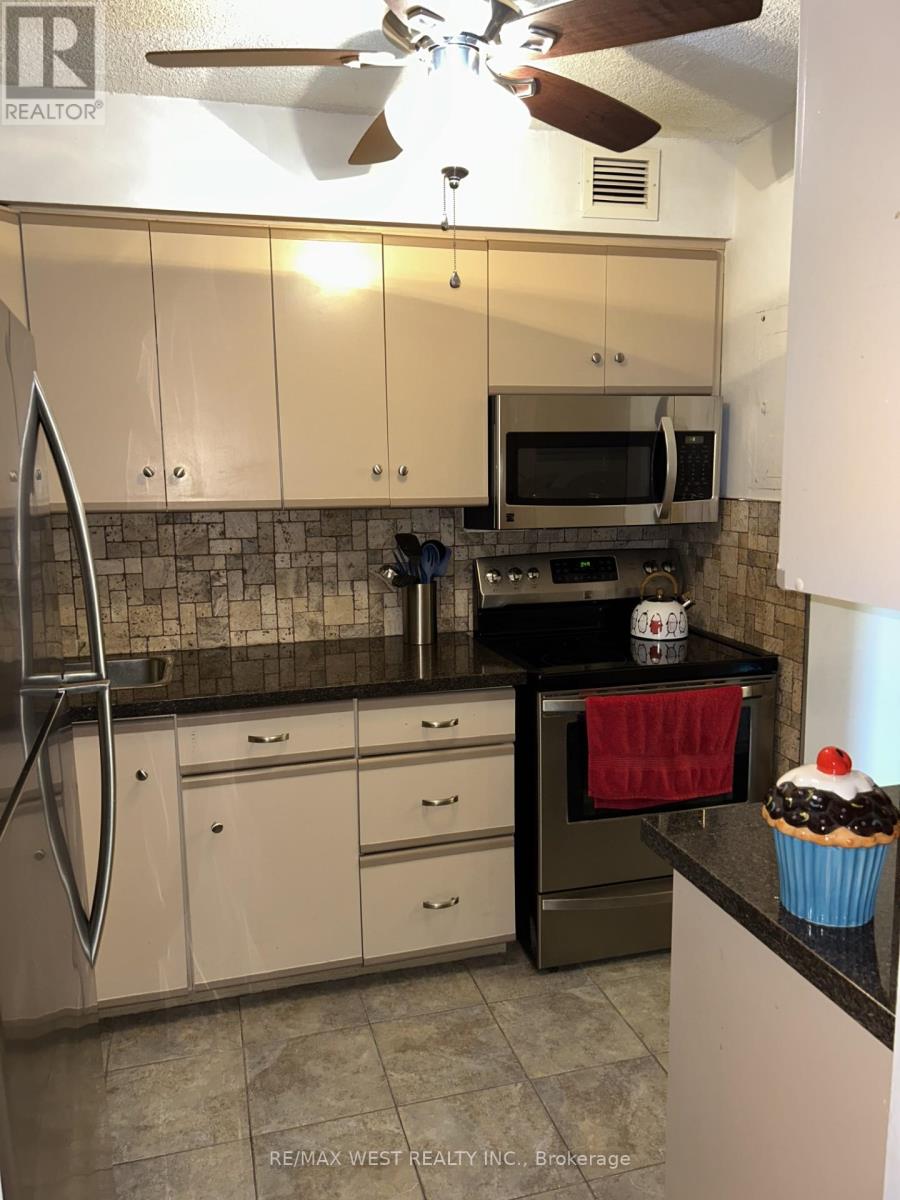 703 - 975 Warwick Court, Burlington, Ontario  L7T 3Z7 - Photo 5 - W12394980