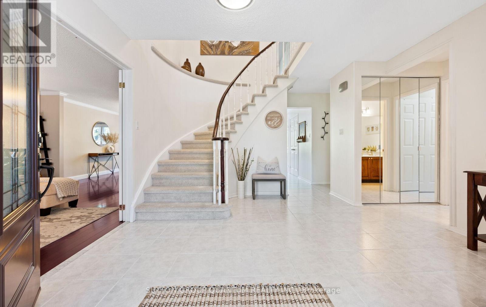 4008 Powderhorn Court, Mississauga (Erin Mills), Ontario  L5L 3C4 - Photo 6 - W12395096