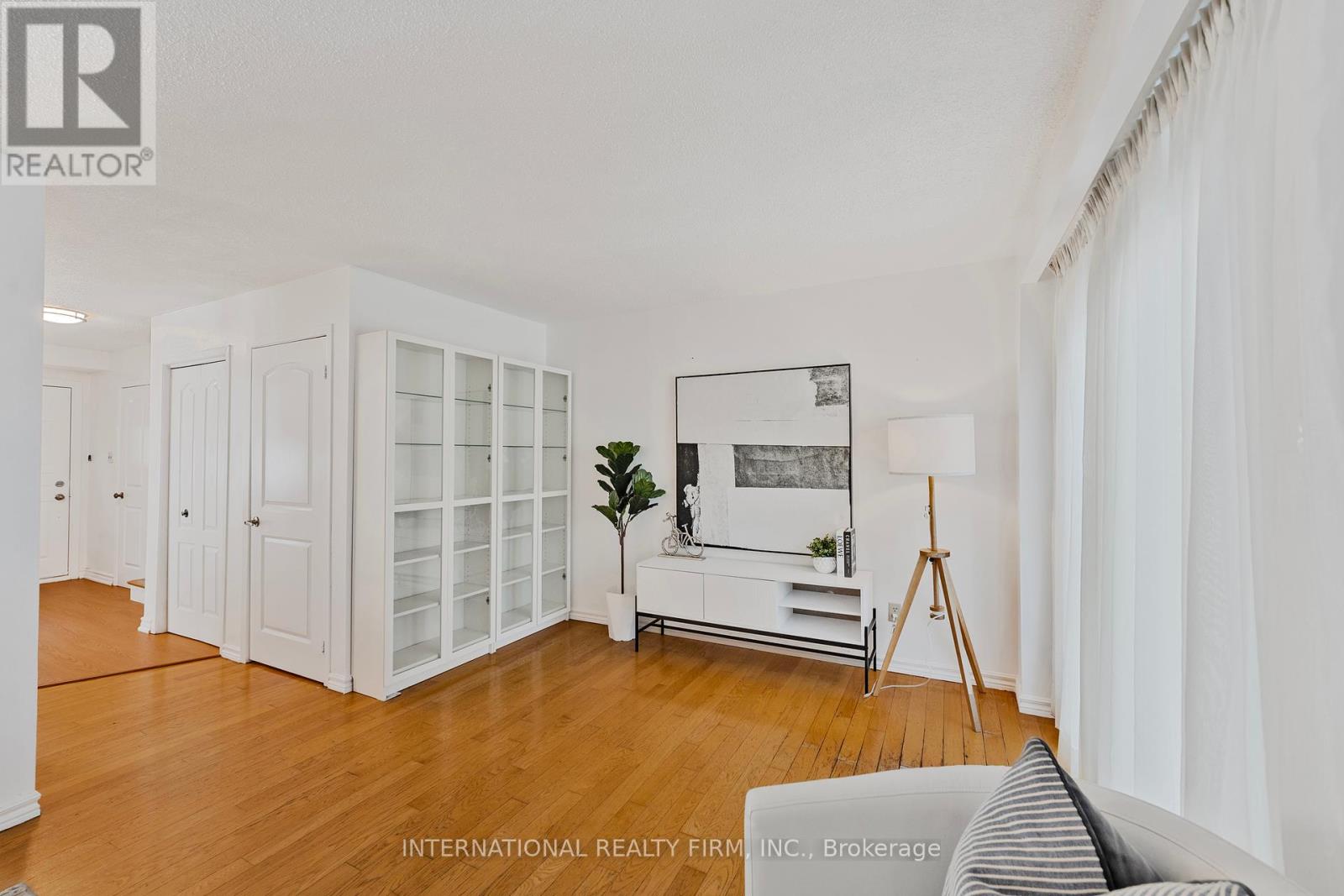 14 - 900 Dundas St Street W, Mississauga (Erindale), Ontario  L5C 3B3 - Photo 14 - W12395098