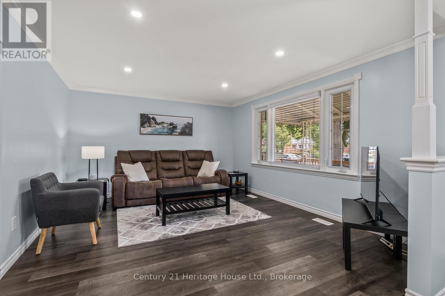1842 Churchill Avenue, London East, Ontario  N5W 2L5 - Photo 13 - X12375579