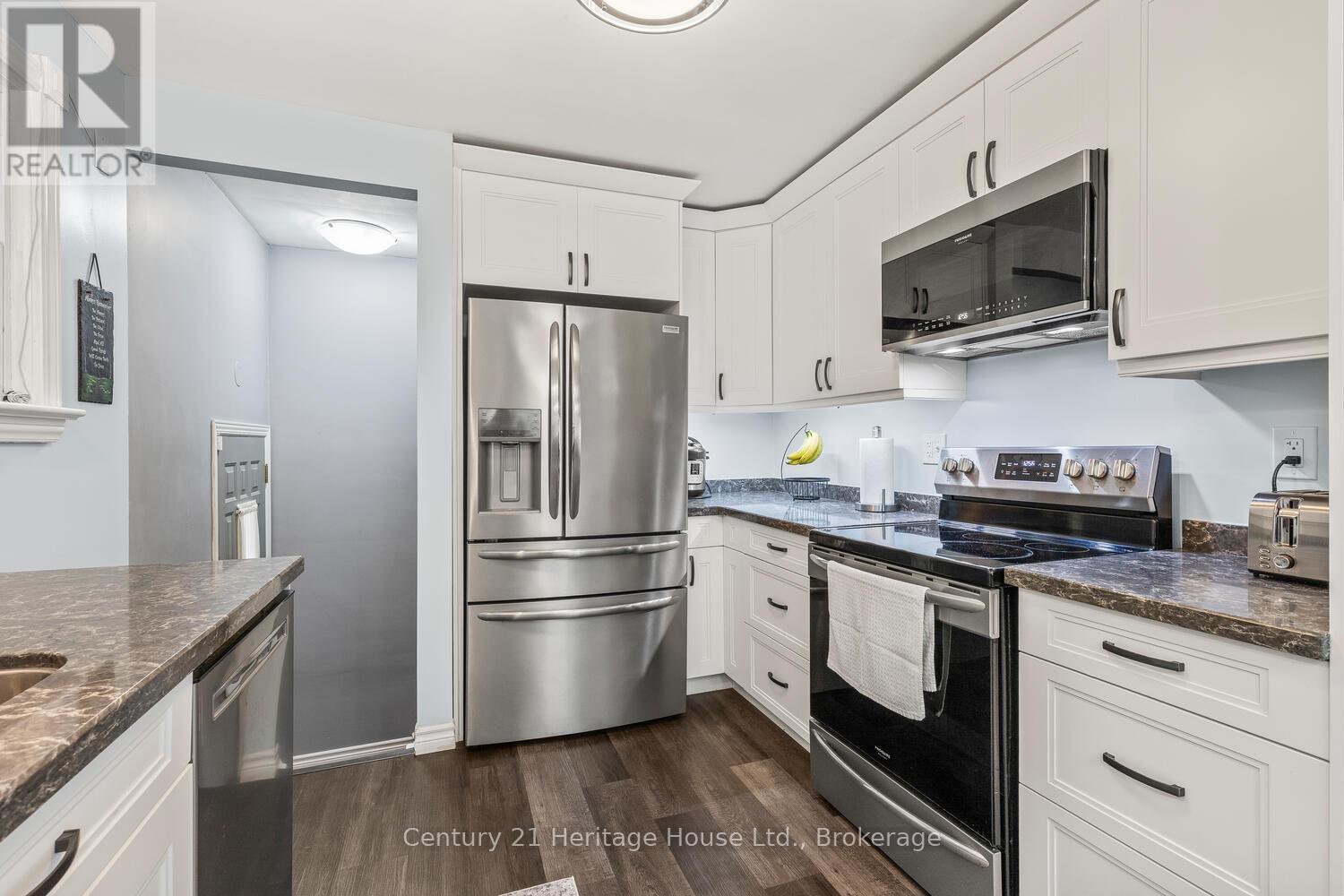 1842 Churchill Avenue, London East, Ontario  N5W 2L5 - Photo 11 - X12375579