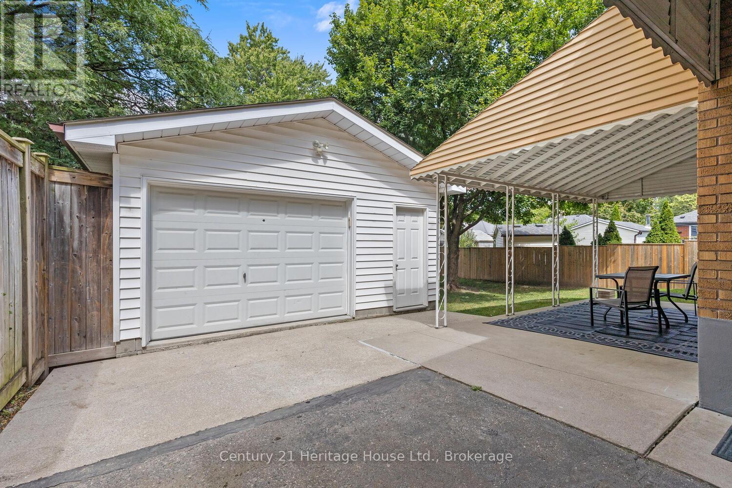 1842 Churchill Avenue, London East, Ontario  N5W 2L5 - Photo 36 - X12375579