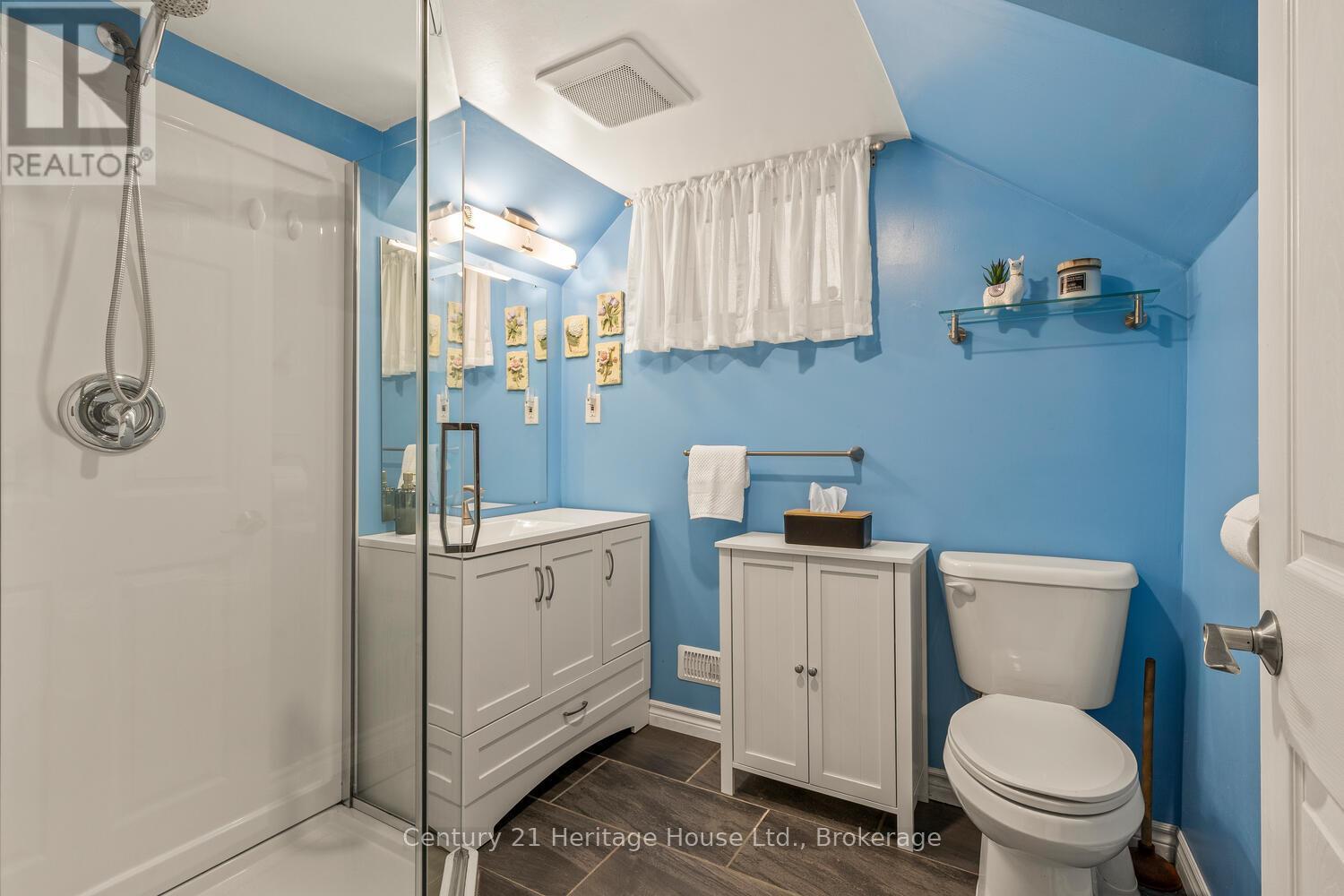 1842 Churchill Avenue, London East, Ontario  N5W 2L5 - Photo 31 - X12375579