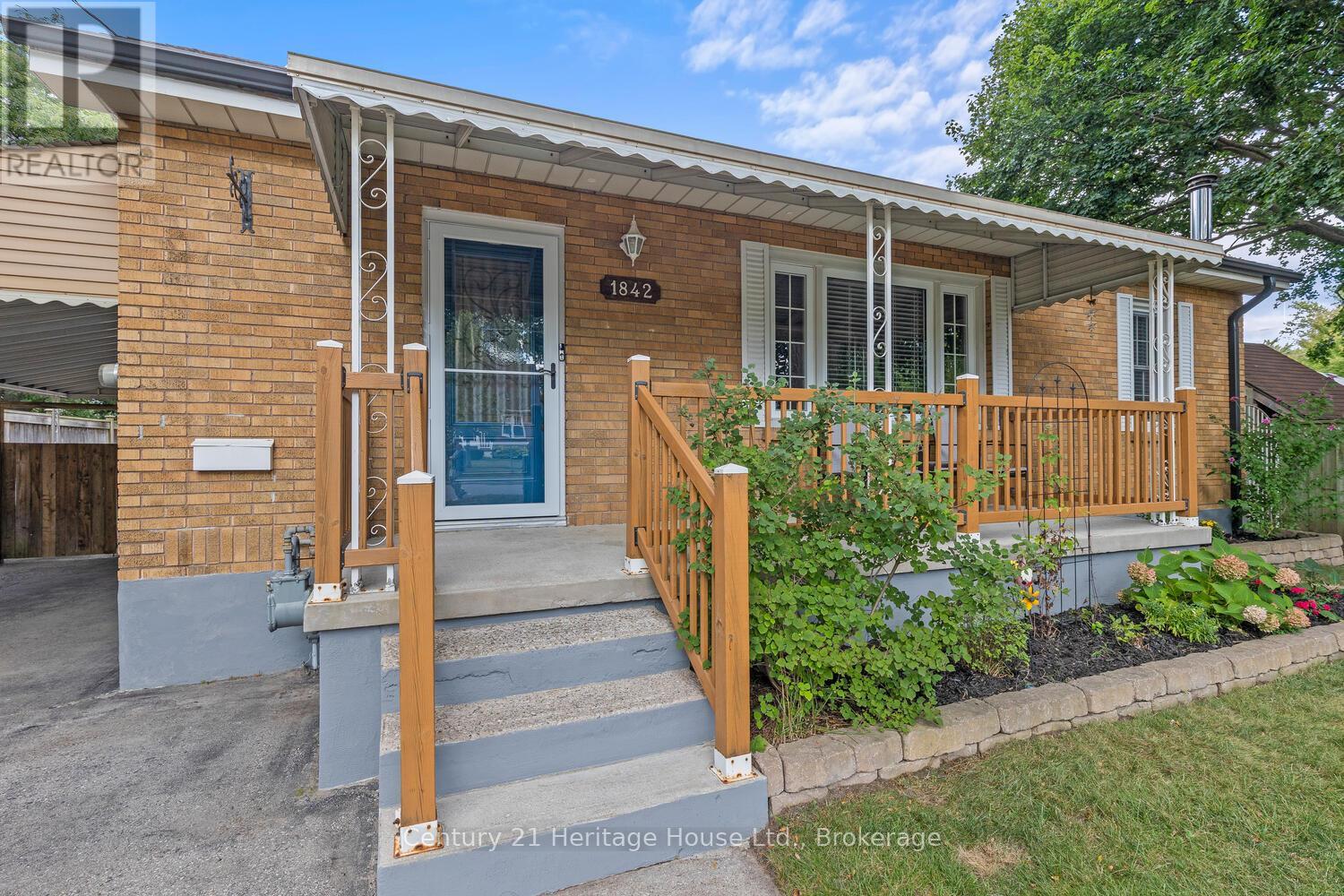 1842 Churchill Avenue, London East, Ontario  N5W 2L5 - Photo 4 - X12375579