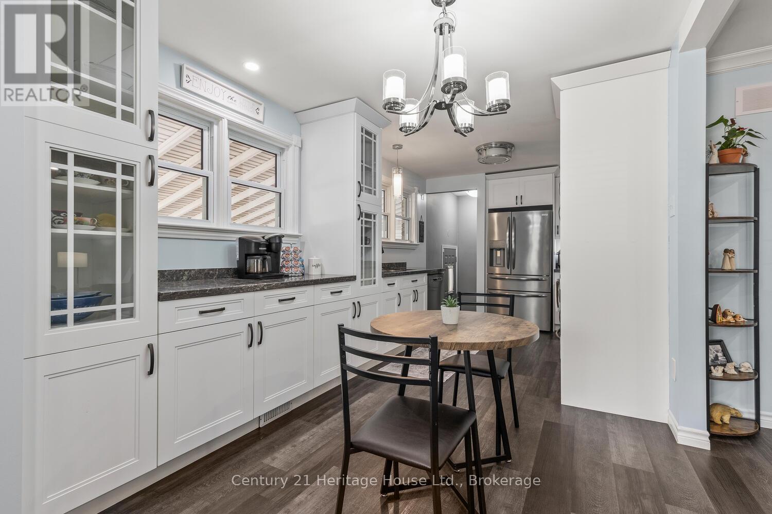 1842 Churchill Avenue, London East, Ontario  N5W 2L5 - Photo 8 - X12375579