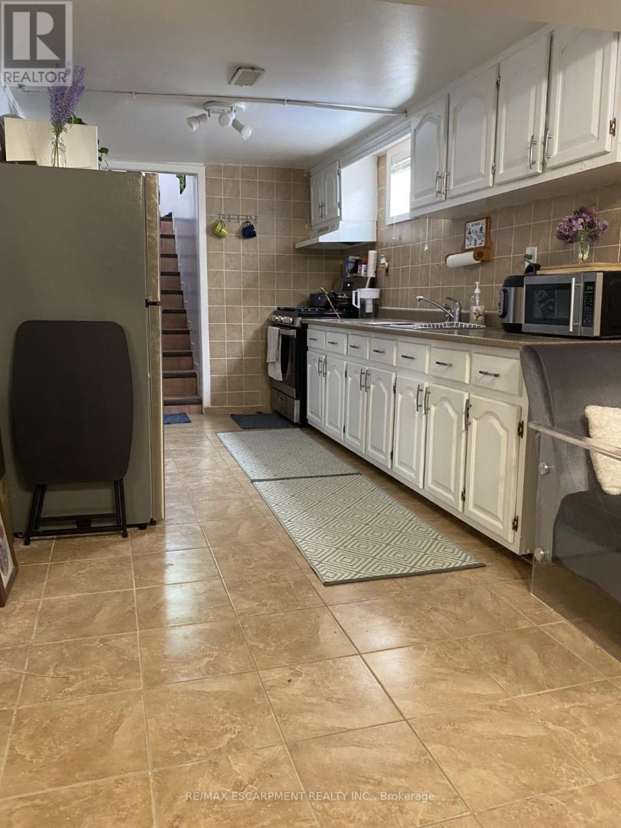 188 Hess Street N, Hamilton (Strathcona), Ontario  L8R 2T4 - Photo 3 - X12394988