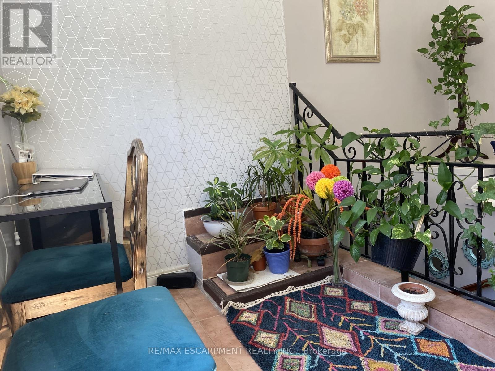 188 Hess Street N, Hamilton (Strathcona), Ontario  L8R 2T4 - Photo 7 - X12394988