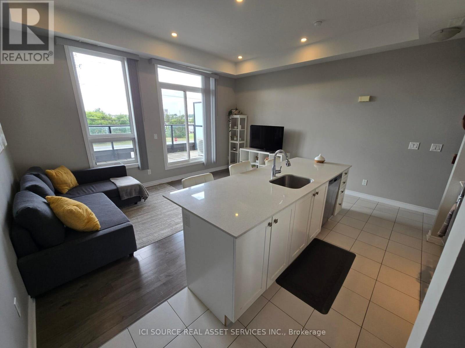 214 Terravita Private, Ottawa, Ontario  K1V 2R9 - Photo 3 - X12395134