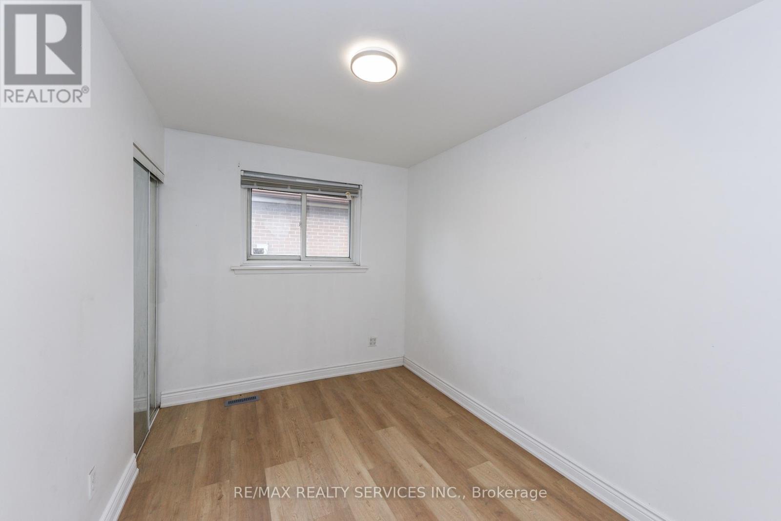 24 Earlton Court, Brampton, Ontario  L6T 2B8 - Photo 14 - W12201456