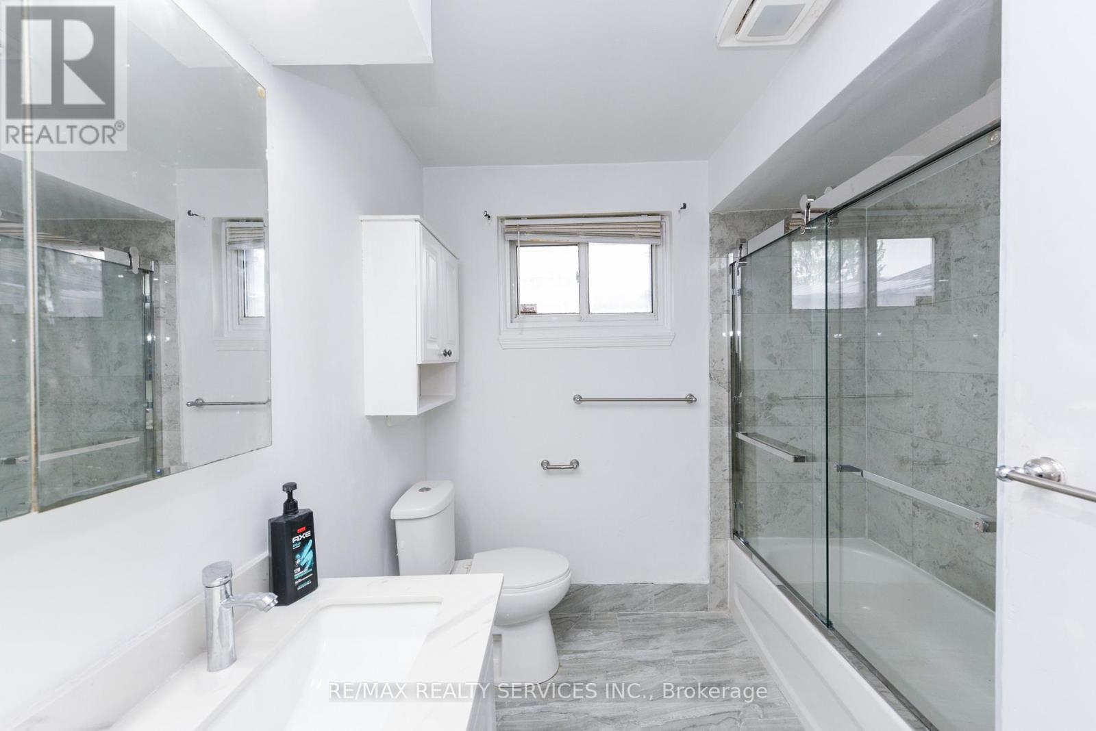 24 Earlton Court, Brampton, Ontario  L6T 2B8 - Photo 18 - W12201456