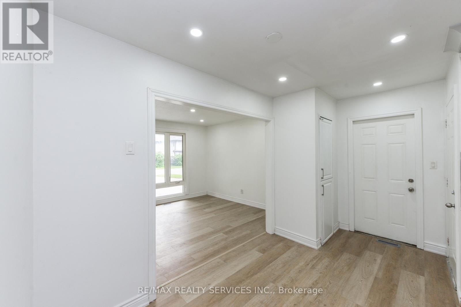24 Earlton Court, Brampton, Ontario  L6T 2B8 - Photo 13 - W12201456