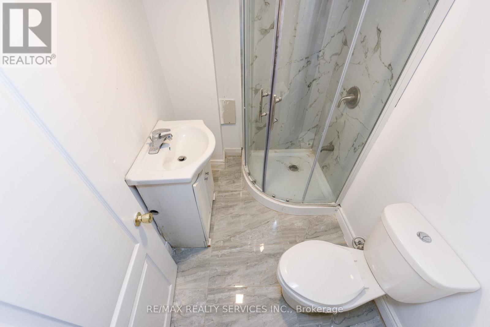 24 Earlton Court, Brampton, Ontario  L6T 2B8 - Photo 32 - W12201456