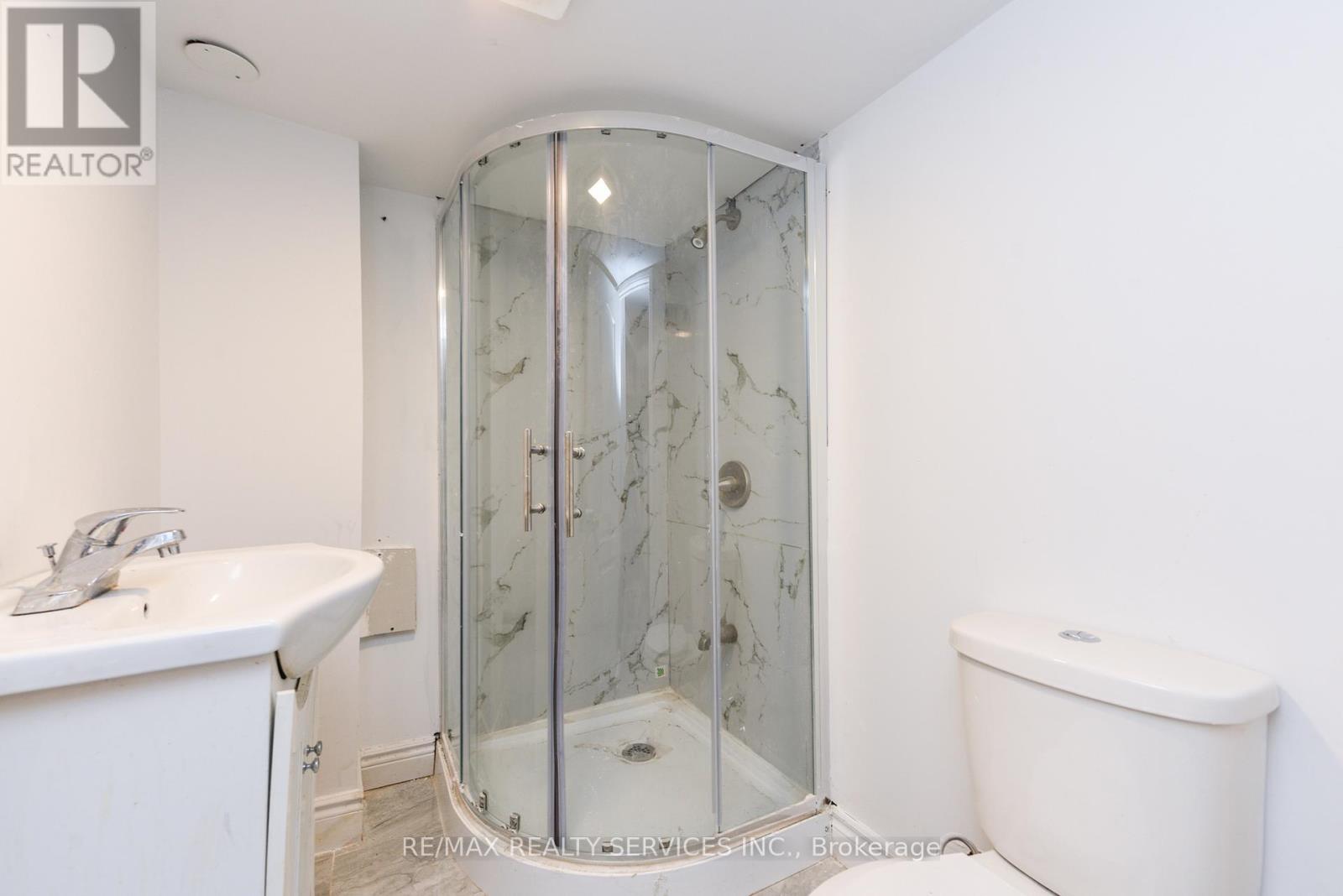 24 Earlton Court, Brampton, Ontario  L6T 2B8 - Photo 30 - W12201456