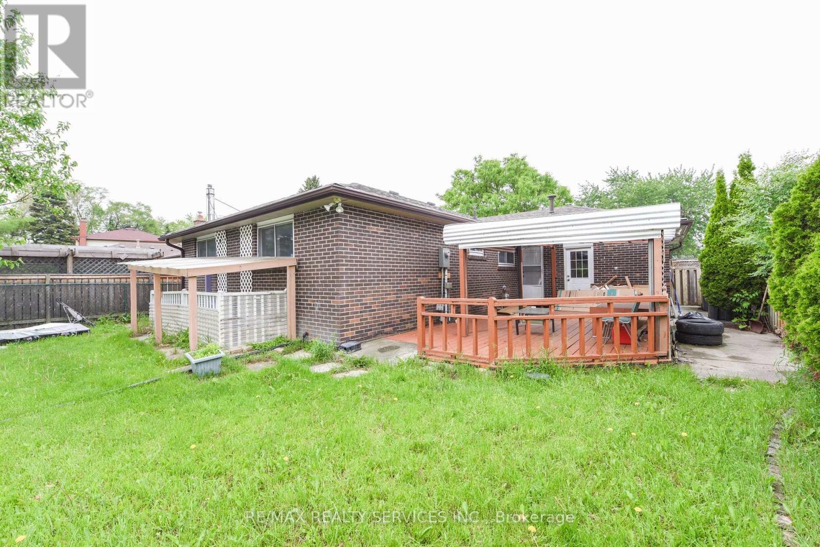24 Earlton Court, Brampton, Ontario  L6T 2B8 - Photo 47 - W12201456