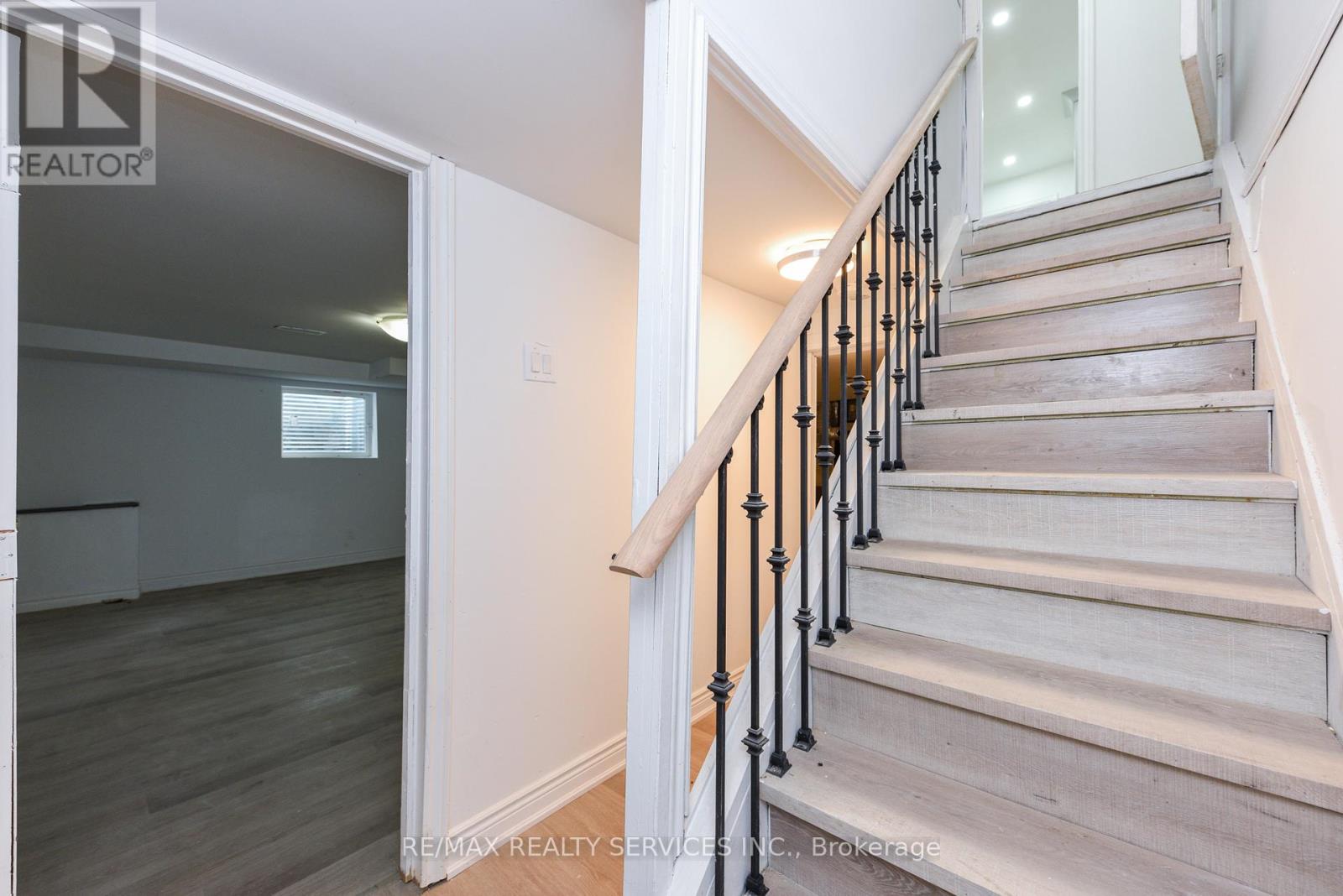 24 Earlton Court, Brampton, Ontario  L6T 2B8 - Photo 24 - W12201456