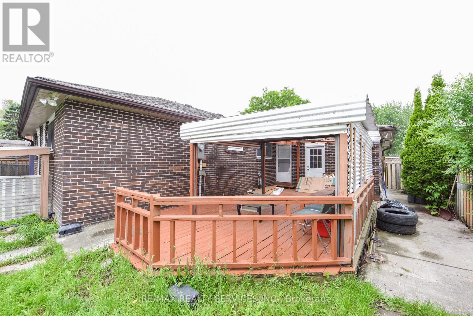 24 Earlton Court, Brampton, Ontario  L6T 2B8 - Photo 42 - W12201456