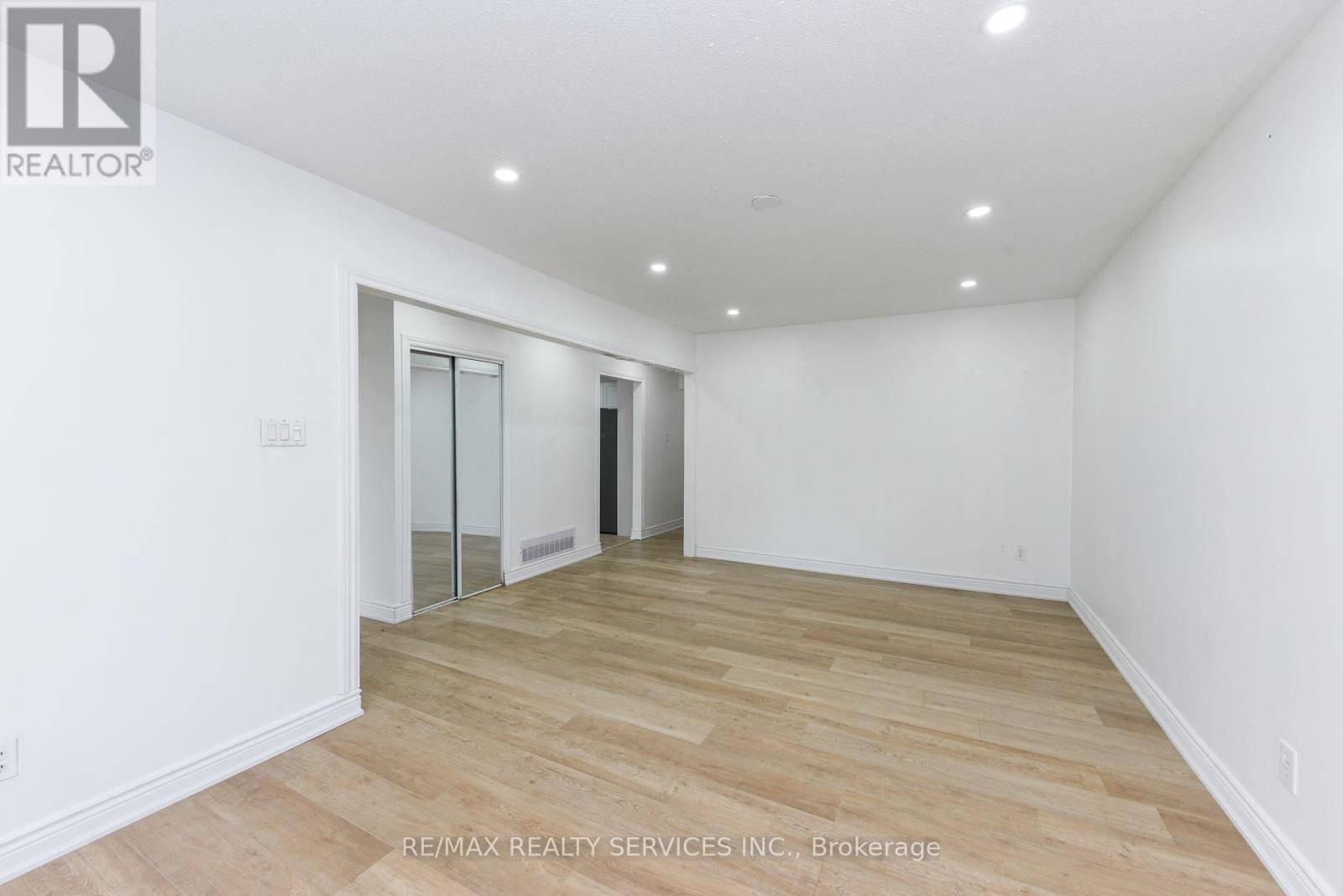 Property at 24 EARLTON COURT image 5
