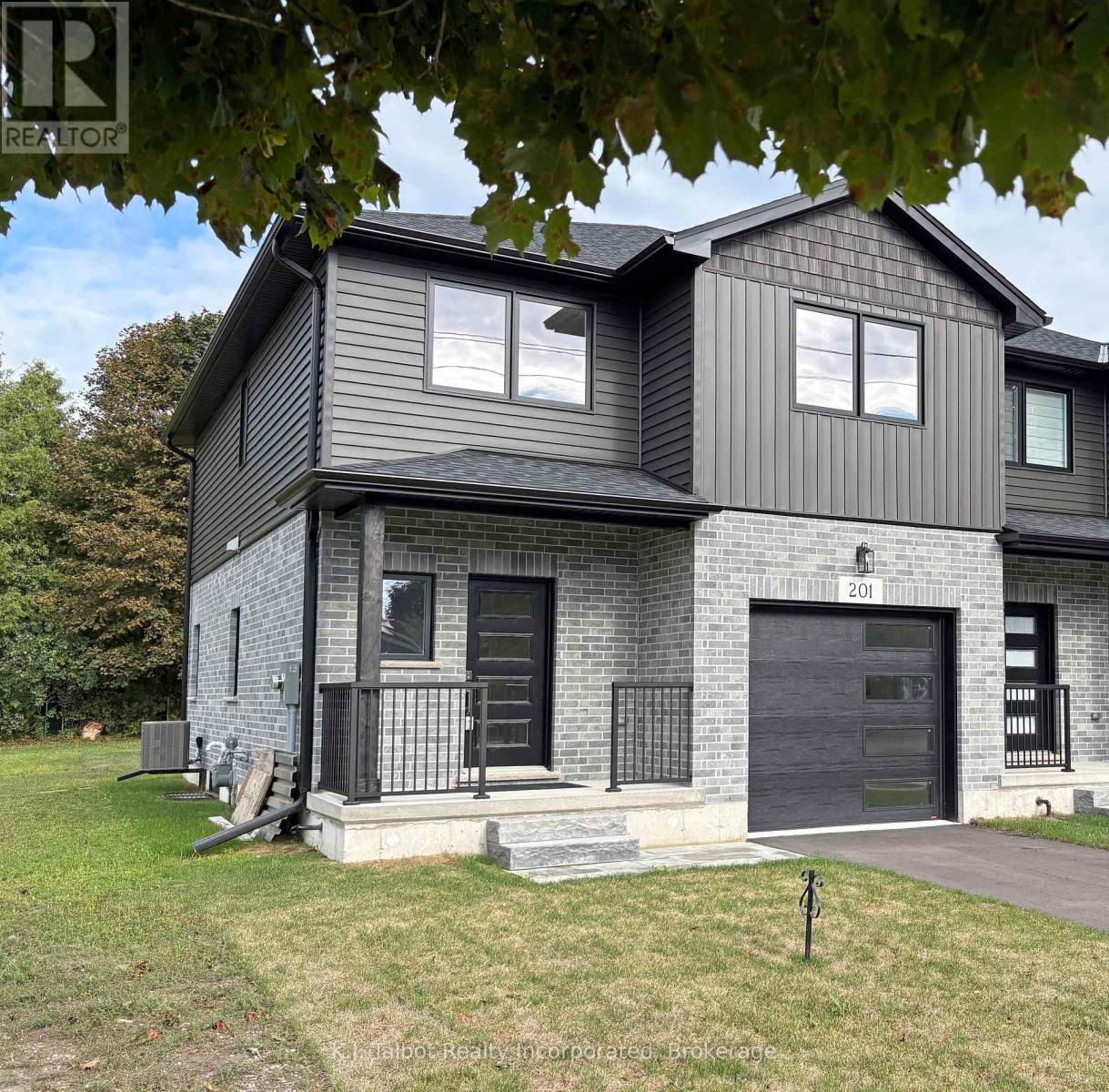 201 South Street, Goderich, Ontario  N7A 3M2 - Photo 38 - X12366470