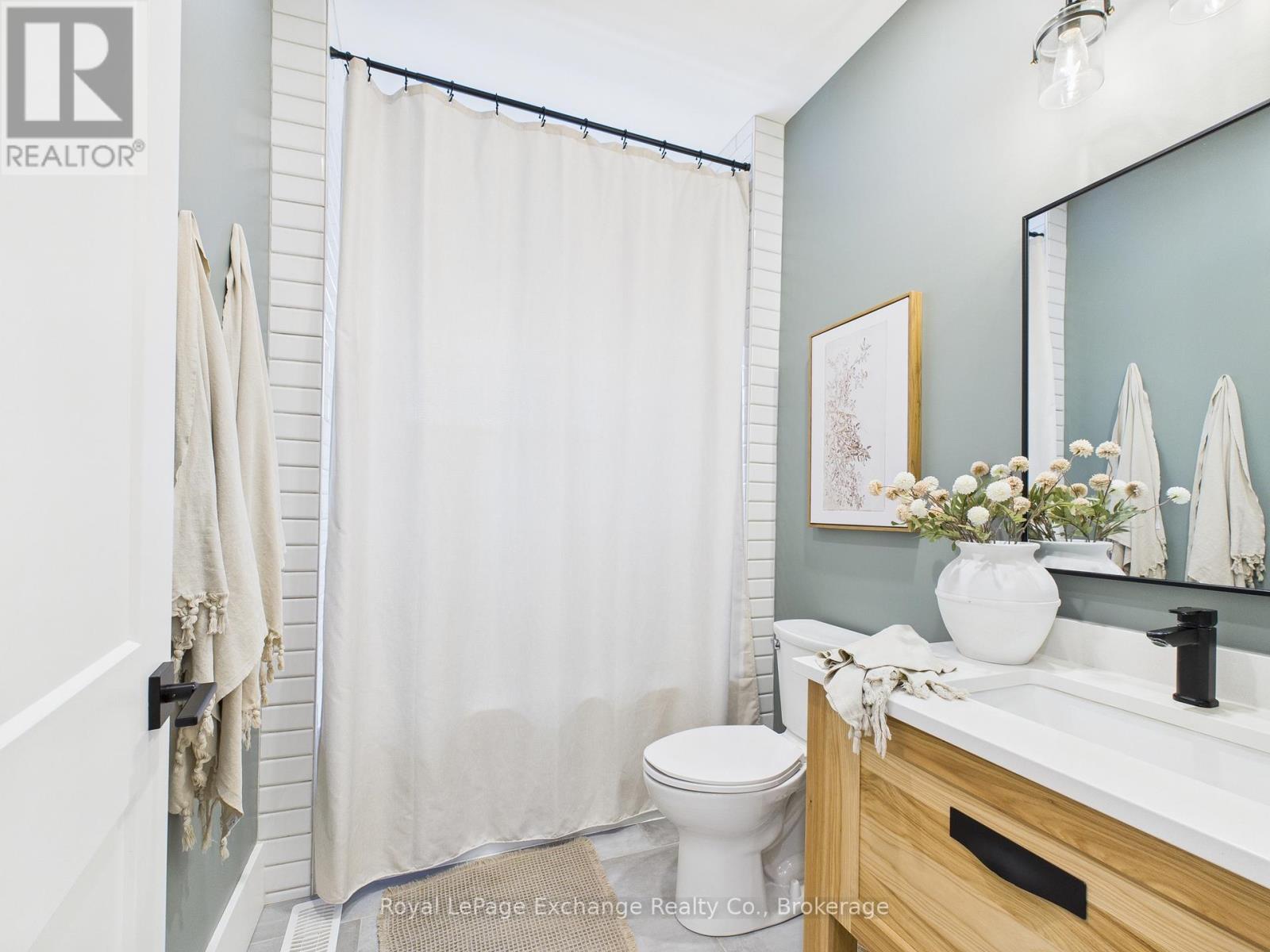 872 16th Street, Hanover, Ontario  N4N 0B7 - Photo 33 - X12394389