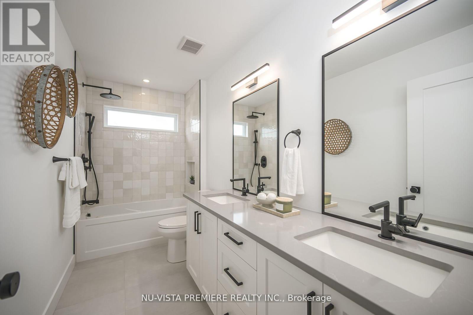 1181 Honeywood Drive, London South (South U), Ontario  N6M 1C1 - Photo 30 - X12395244