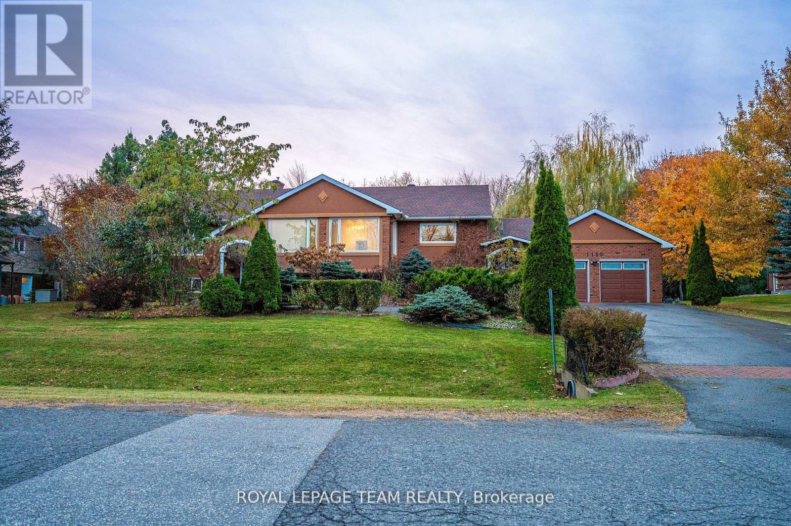 1100 Moffatt Drive, Ottawa, Ontario  K4C 1B7 - Photo 4 - X12395249