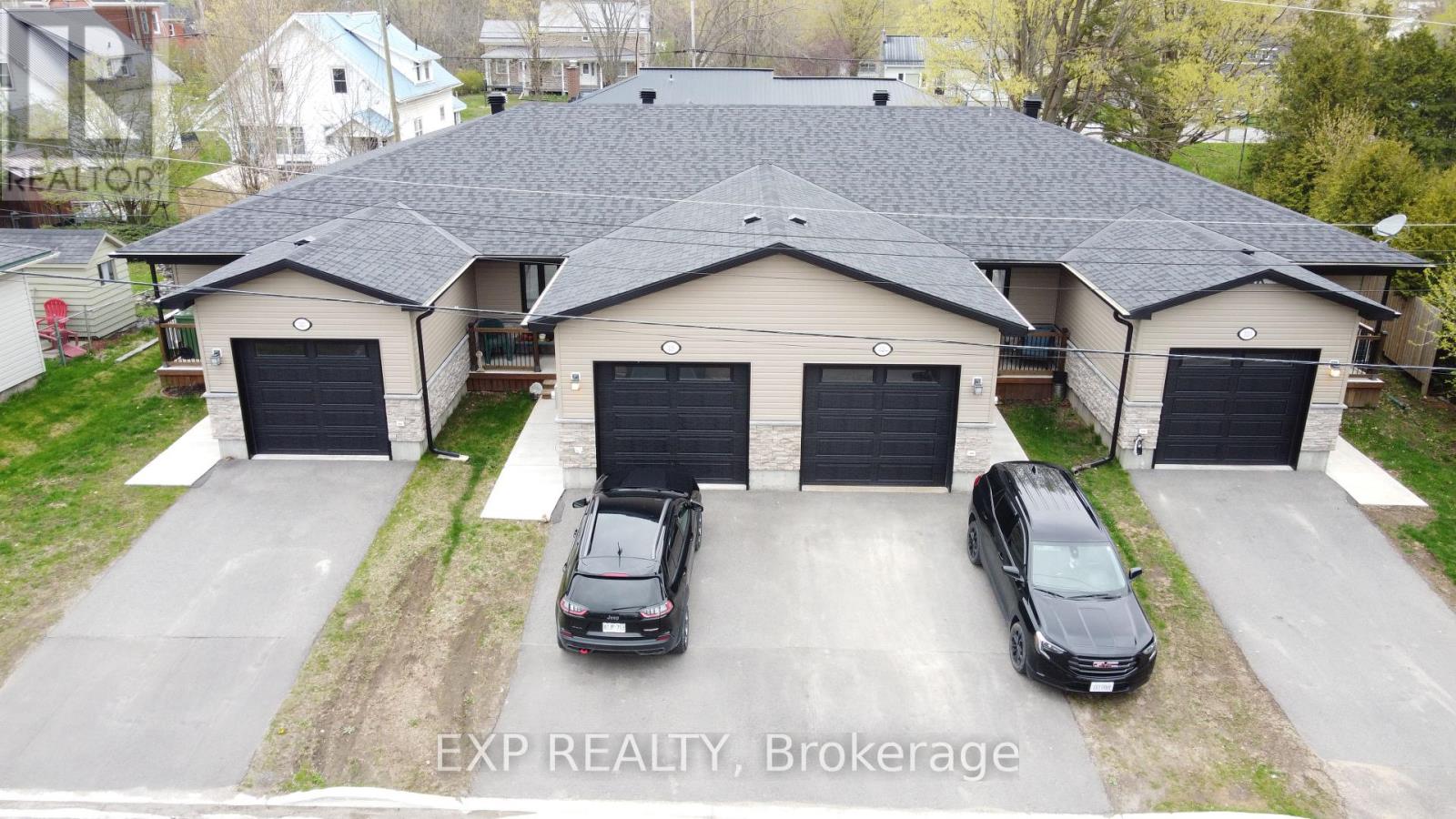 32 David Street, Edwardsburgh/cardinal, Ontario  K0E 1X0 - Photo 2 - X12395253