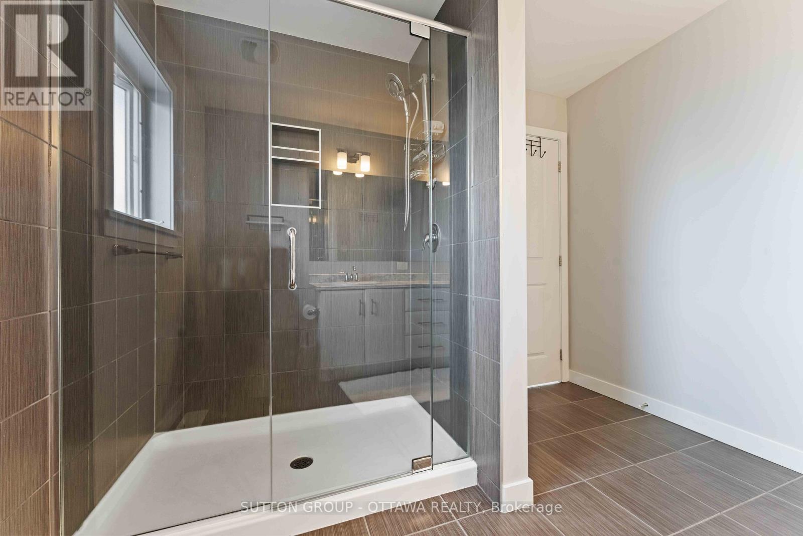 43 Aridus Crescent, Ottawa, Ontario  K2S 2L4 - Photo 16 - X12395268